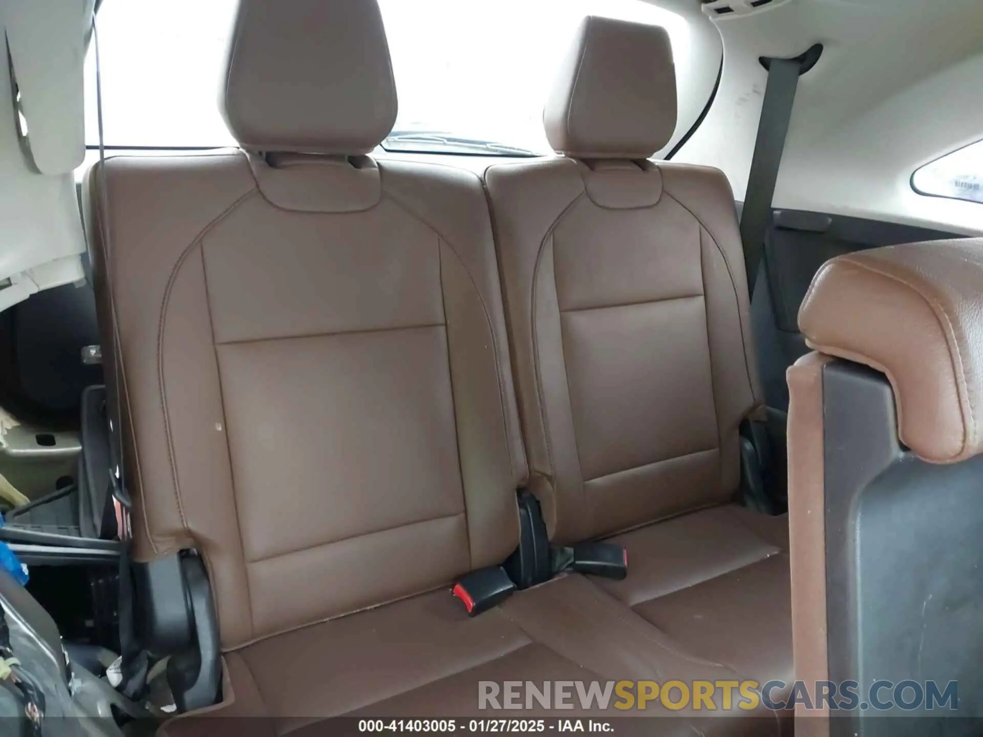 18 Photograph of a damaged car 5J8YD4H37KL028619 ACURA MDX 2019