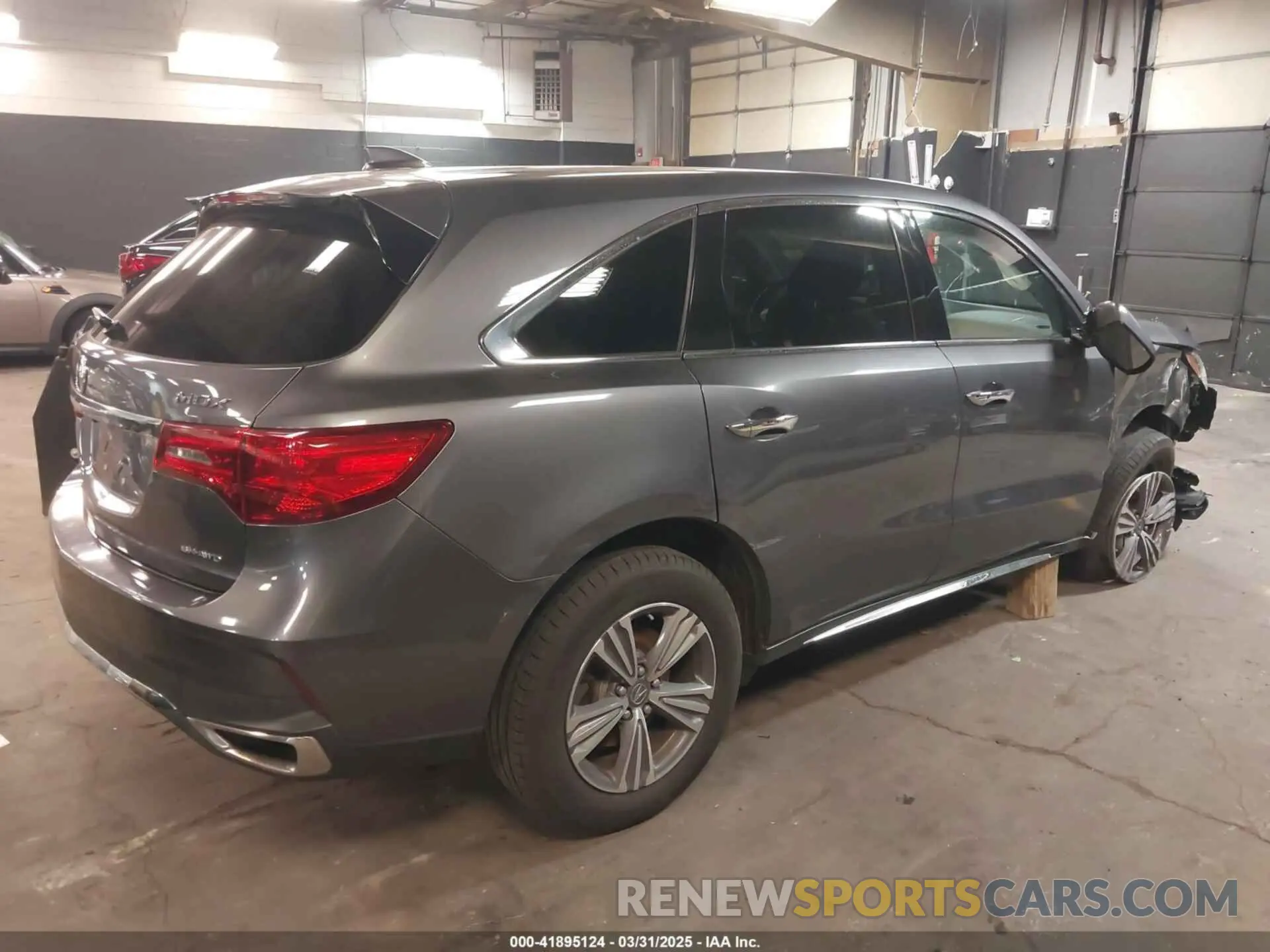 4 Photograph of a damaged car 5J8YD4H39KL031747 ACURA MDX 2019