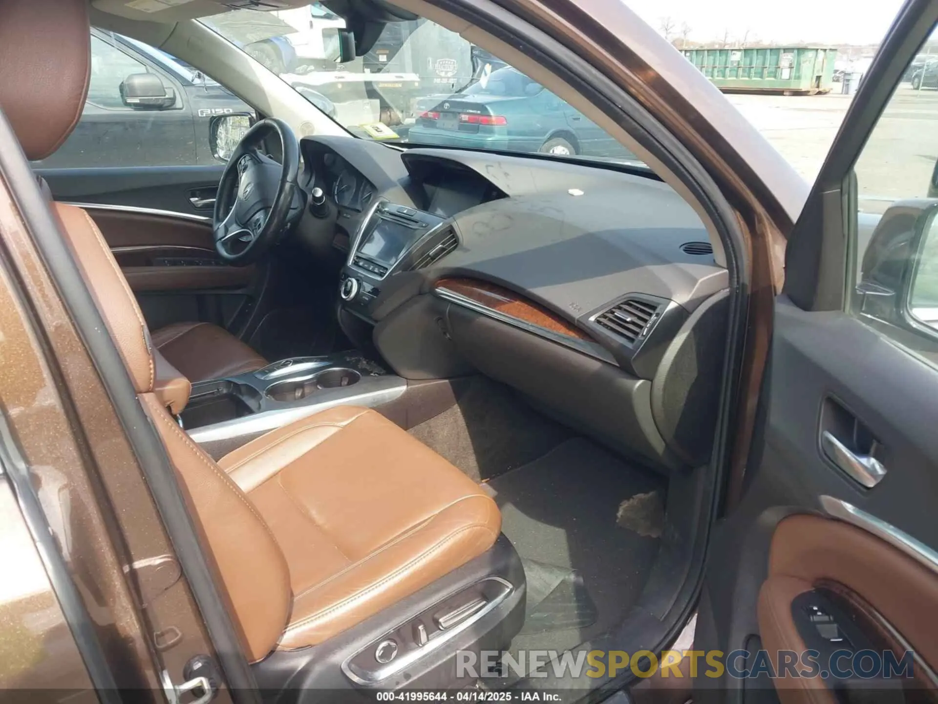 5 Photograph of a damaged car 5J8YD4H3XKL023804 ACURA MDX 2019