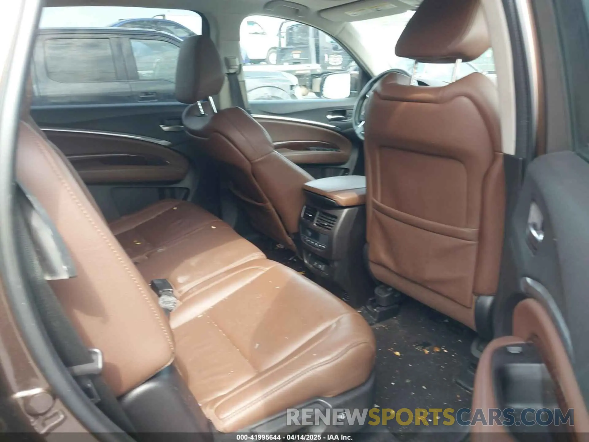 8 Photograph of a damaged car 5J8YD4H3XKL023804 ACURA MDX 2019