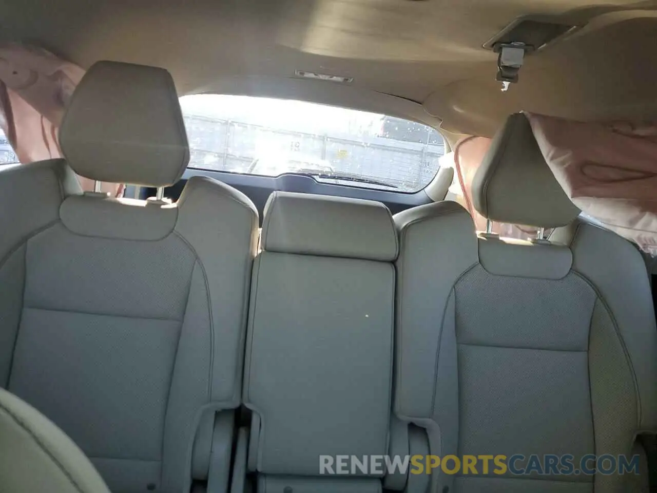 10 Photograph of a damaged car 5J8YD4H52KL030831 ACURA MDX 2019