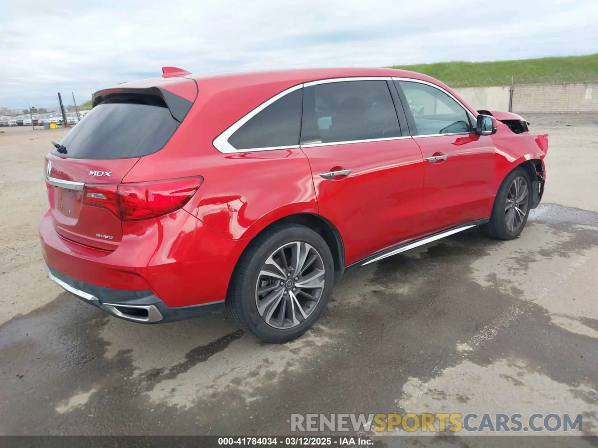 4 Photograph of a damaged car 5J8YD4H53KL012273 ACURA MDX 2019
