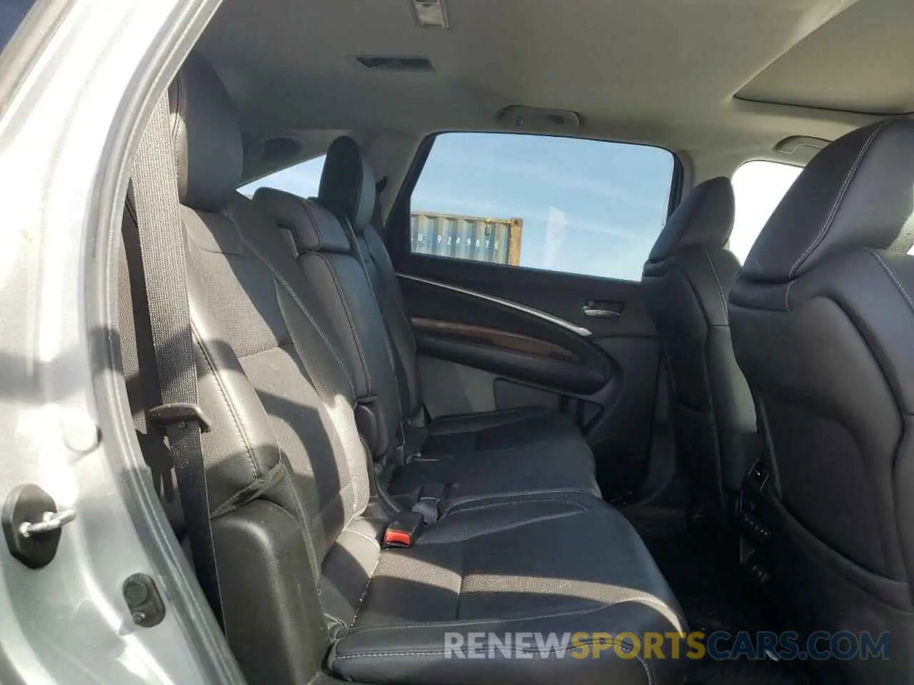 11 Photograph of a damaged car 5J8YD4H53KL030353 ACURA MDX 2019