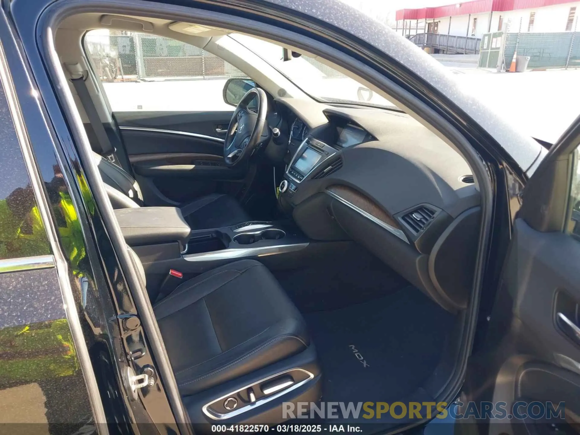 5 Photograph of a damaged car 5J8YD4H54KL022942 ACURA MDX 2019