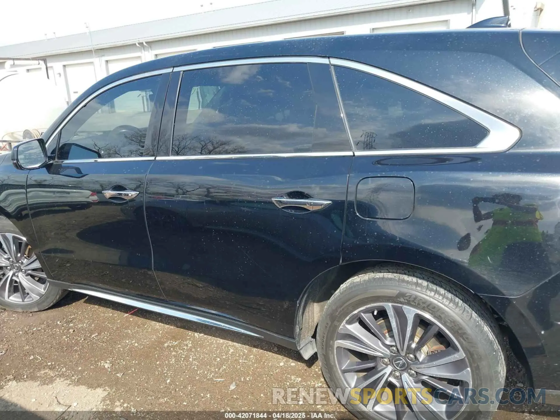 14 Photograph of a damaged car 5J8YD4H55KL028765 ACURA MDX 2019