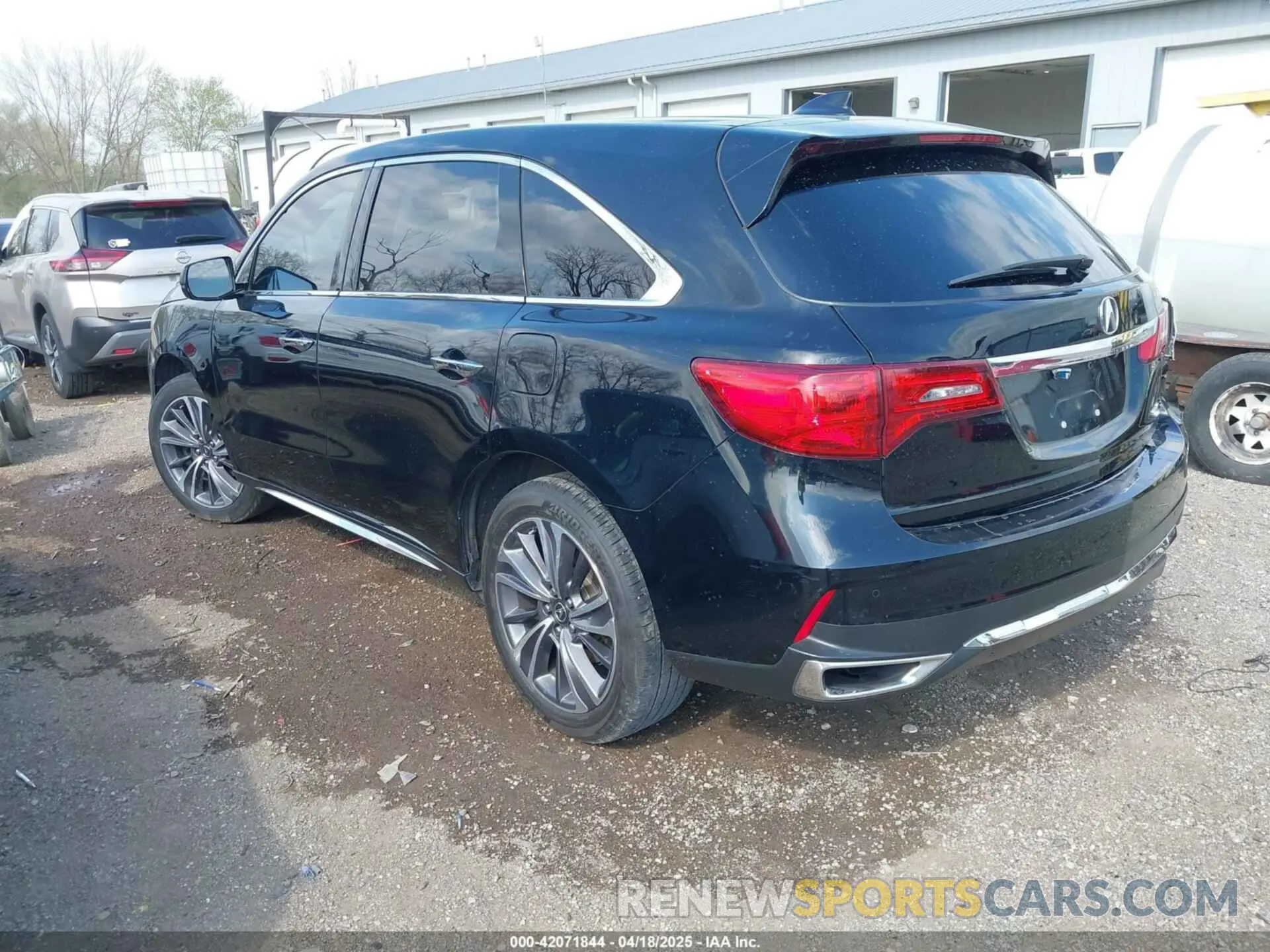 3 Photograph of a damaged car 5J8YD4H55KL028765 ACURA MDX 2019
