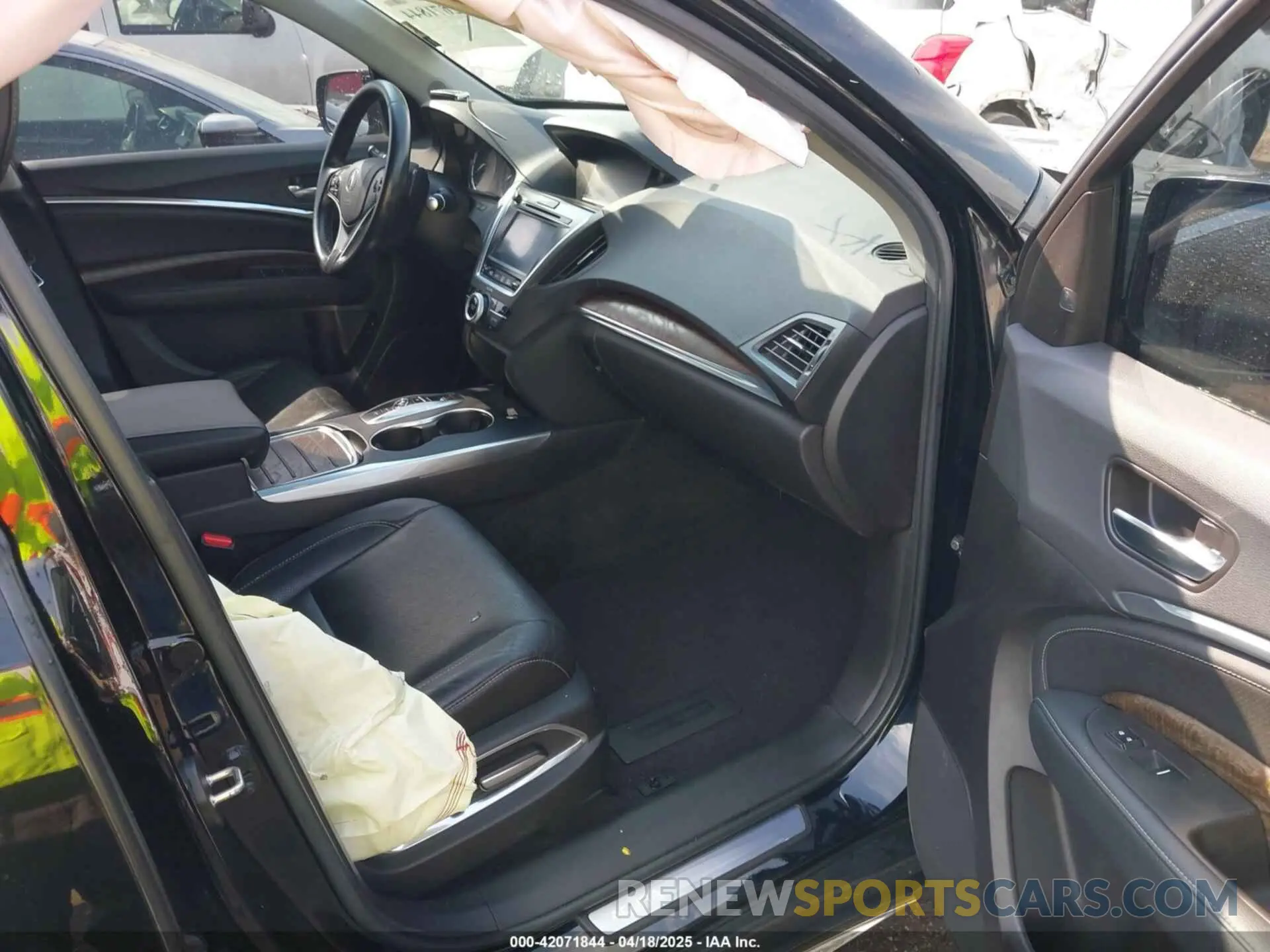 5 Photograph of a damaged car 5J8YD4H55KL028765 ACURA MDX 2019