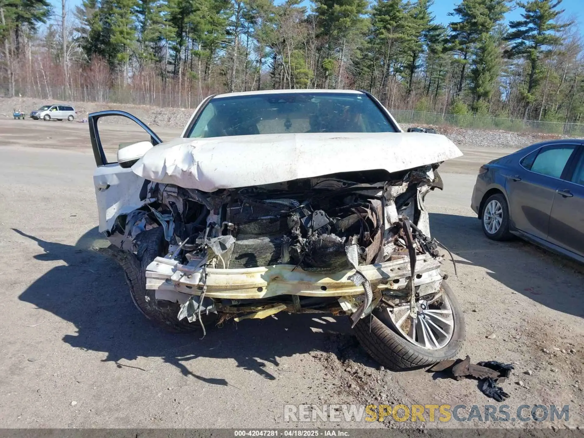 11 Photograph of a damaged car 5J8YD4H58KL020708 ACURA MDX 2019