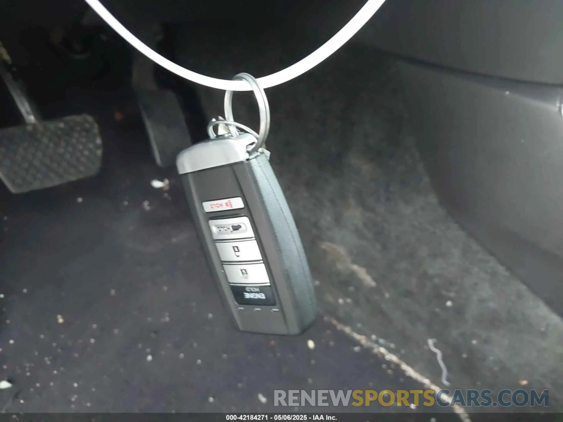 11 Photograph of a damaged car 5J8YD4H5XKL020502 ACURA MDX 2019