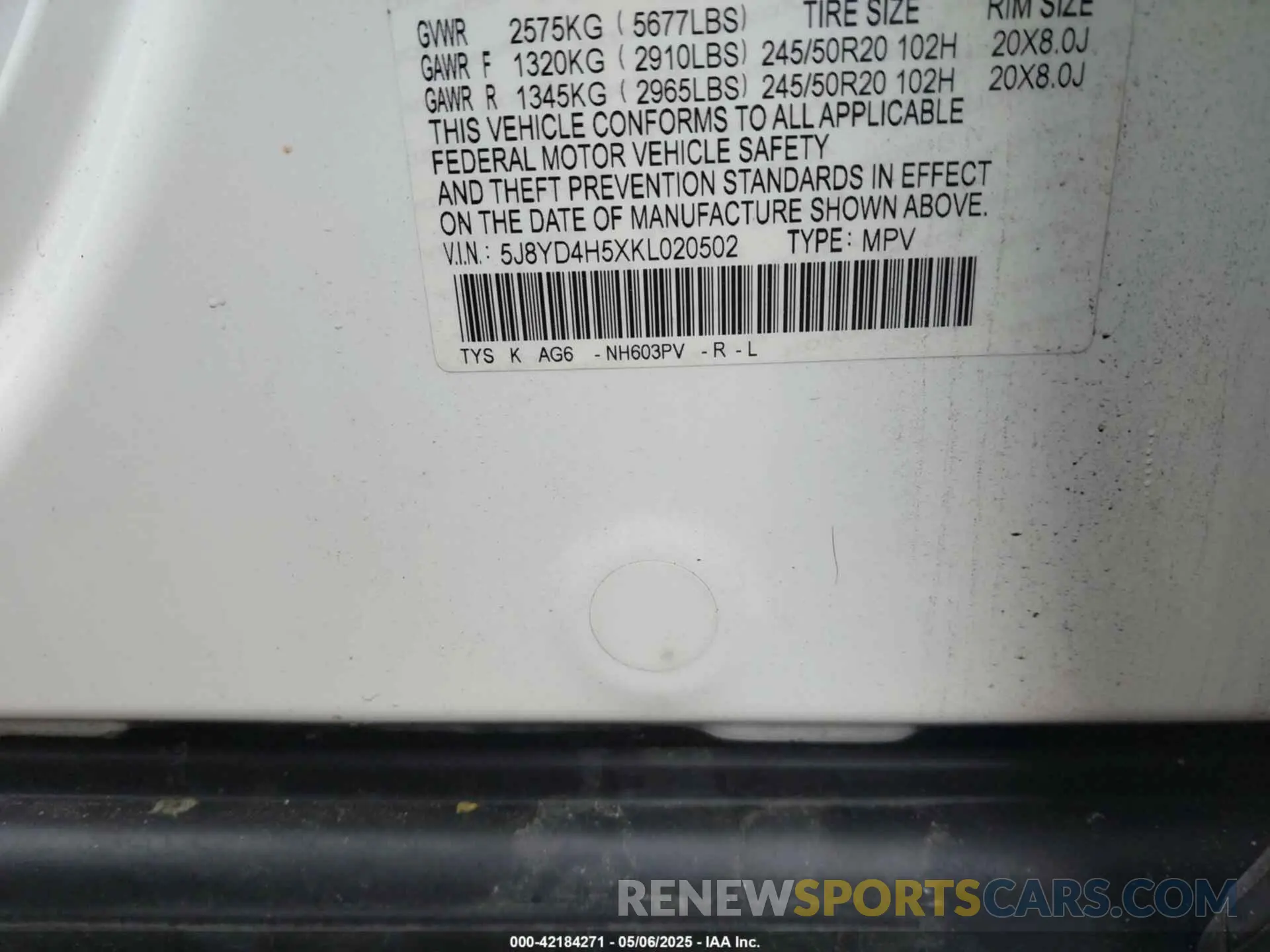 9 Photograph of a damaged car 5J8YD4H5XKL020502 ACURA MDX 2019