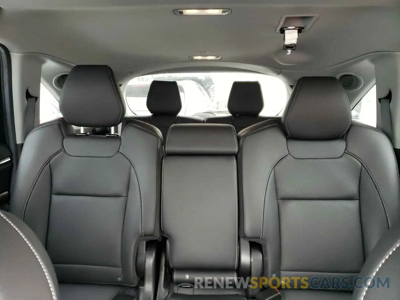 10 Photograph of a damaged car 5J8YD4H5XKL035484 ACURA MDX 2019