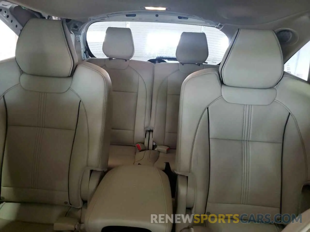 10 Photograph of a damaged car 5J8YD4H81KL003761 ACURA MDX 2019