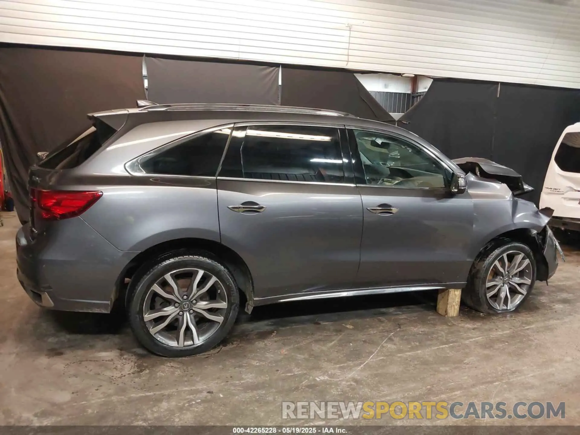 13 Photograph of a damaged car 5J8YD4H87KL029538 ACURA MDX 2019