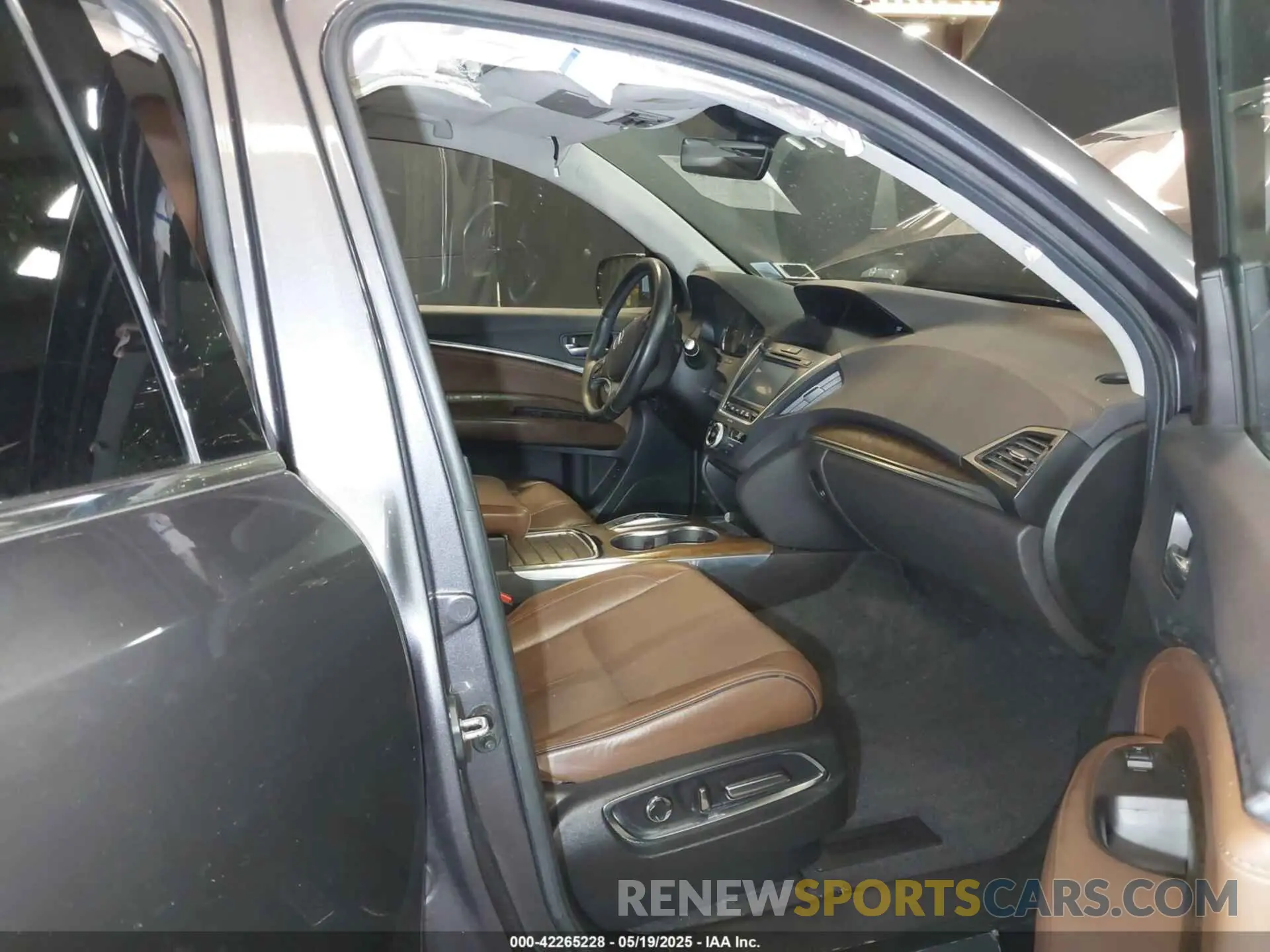 5 Photograph of a damaged car 5J8YD4H87KL029538 ACURA MDX 2019