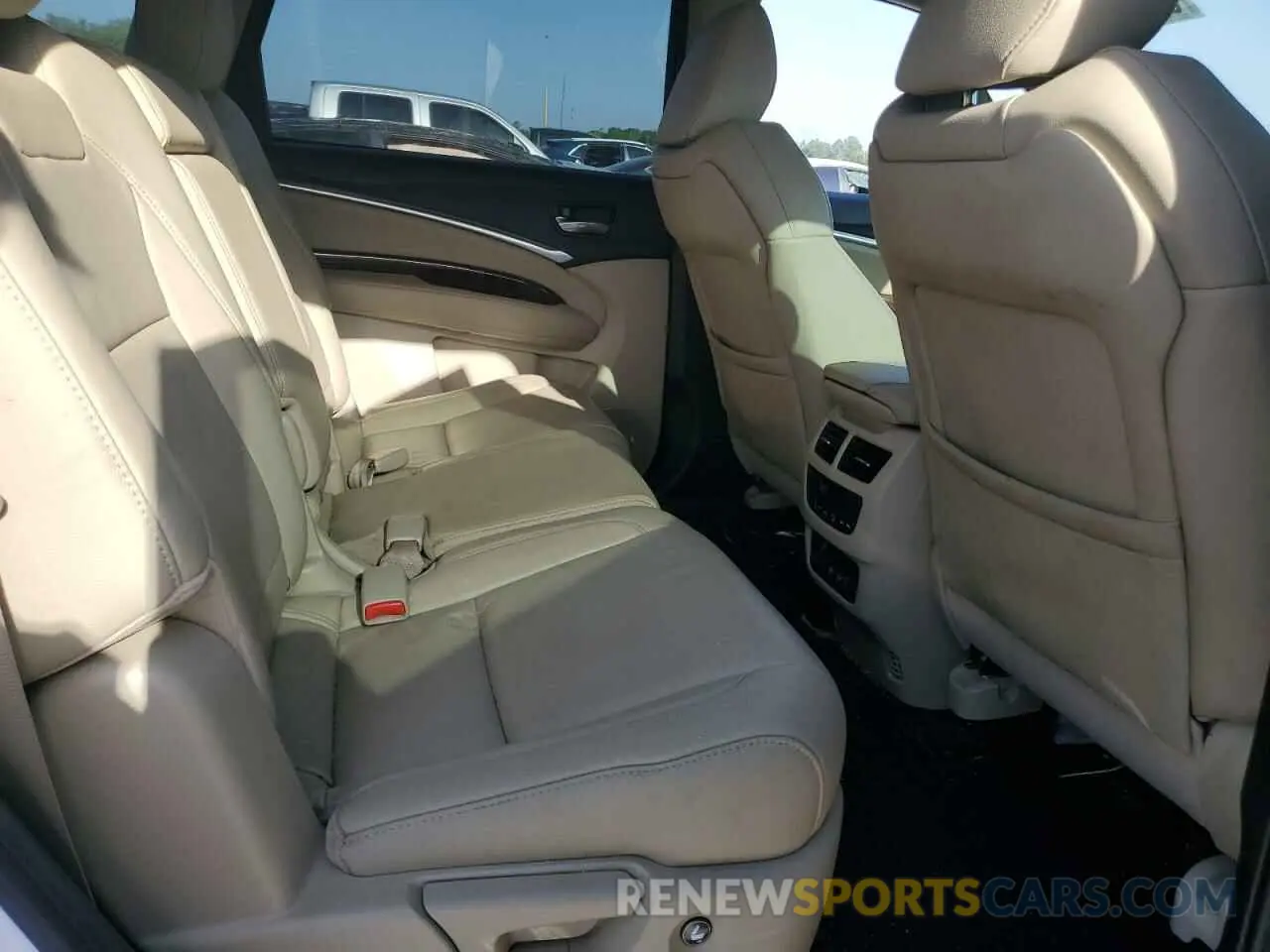 11 Photograph of a damaged car 5J8YD3H32LL011884 ACURA MDX 2020