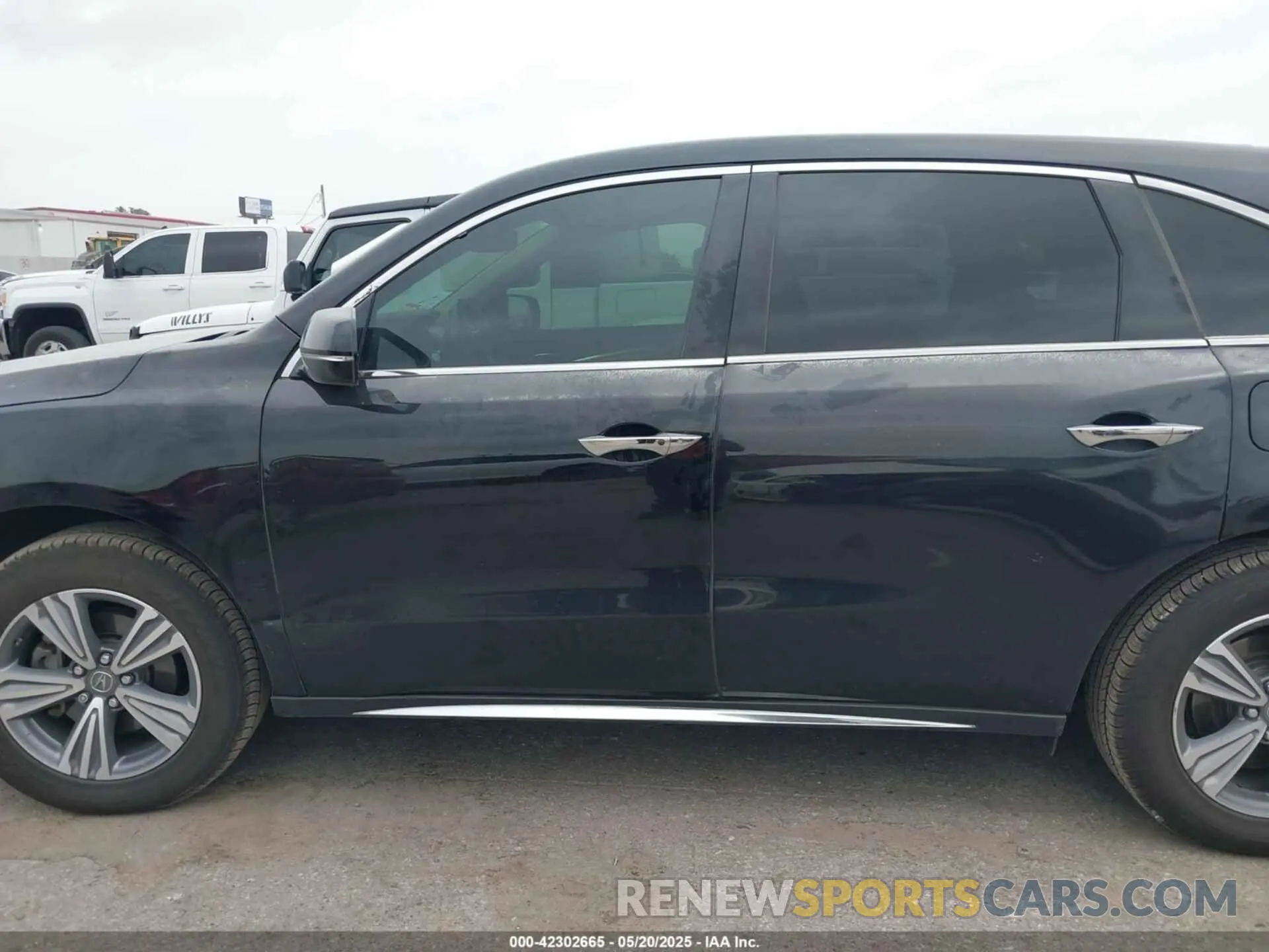 14 Photograph of a damaged car 5J8YD3H33LL007990 ACURA MDX 2020