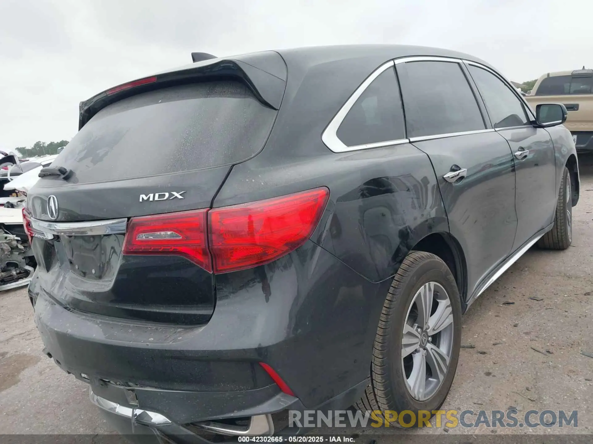 4 Photograph of a damaged car 5J8YD3H33LL007990 ACURA MDX 2020