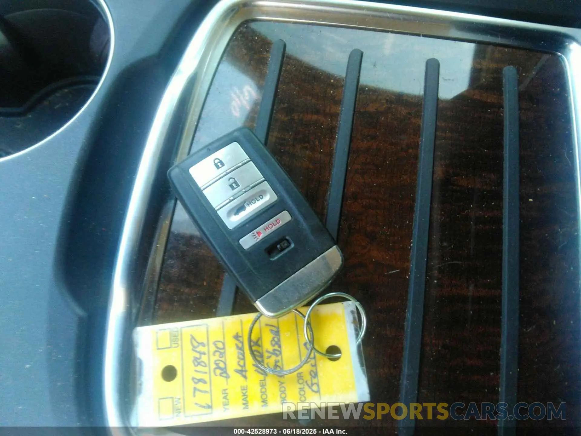 11 Photograph of a damaged car 5J8YD3H38LL012747 ACURA MDX 2020