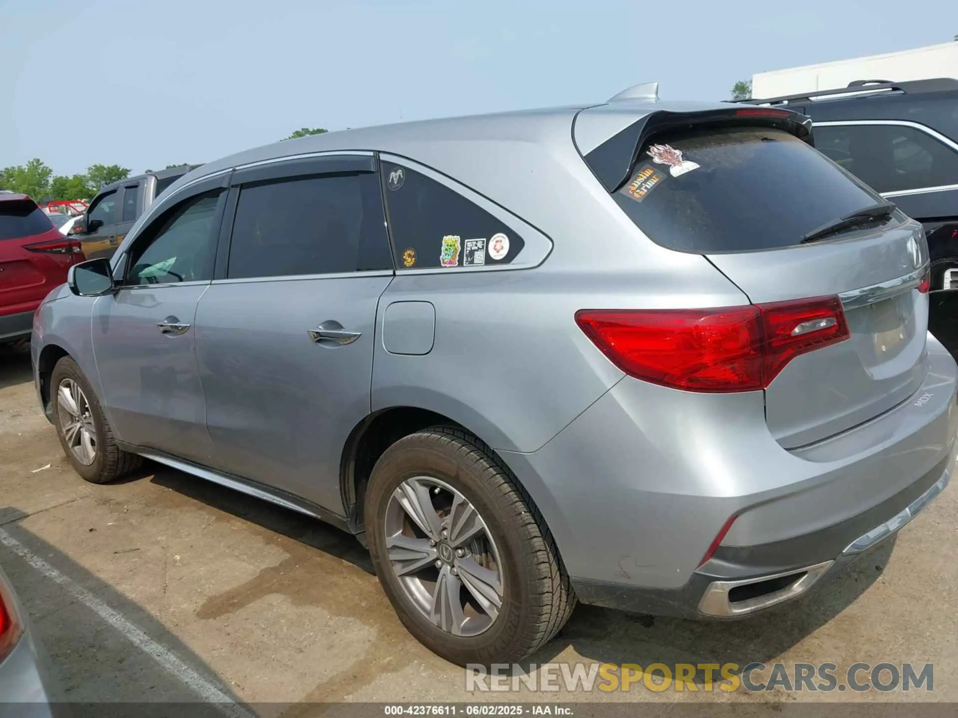 14 Photograph of a damaged car 5J8YD3H39LL016466 ACURA MDX 2020