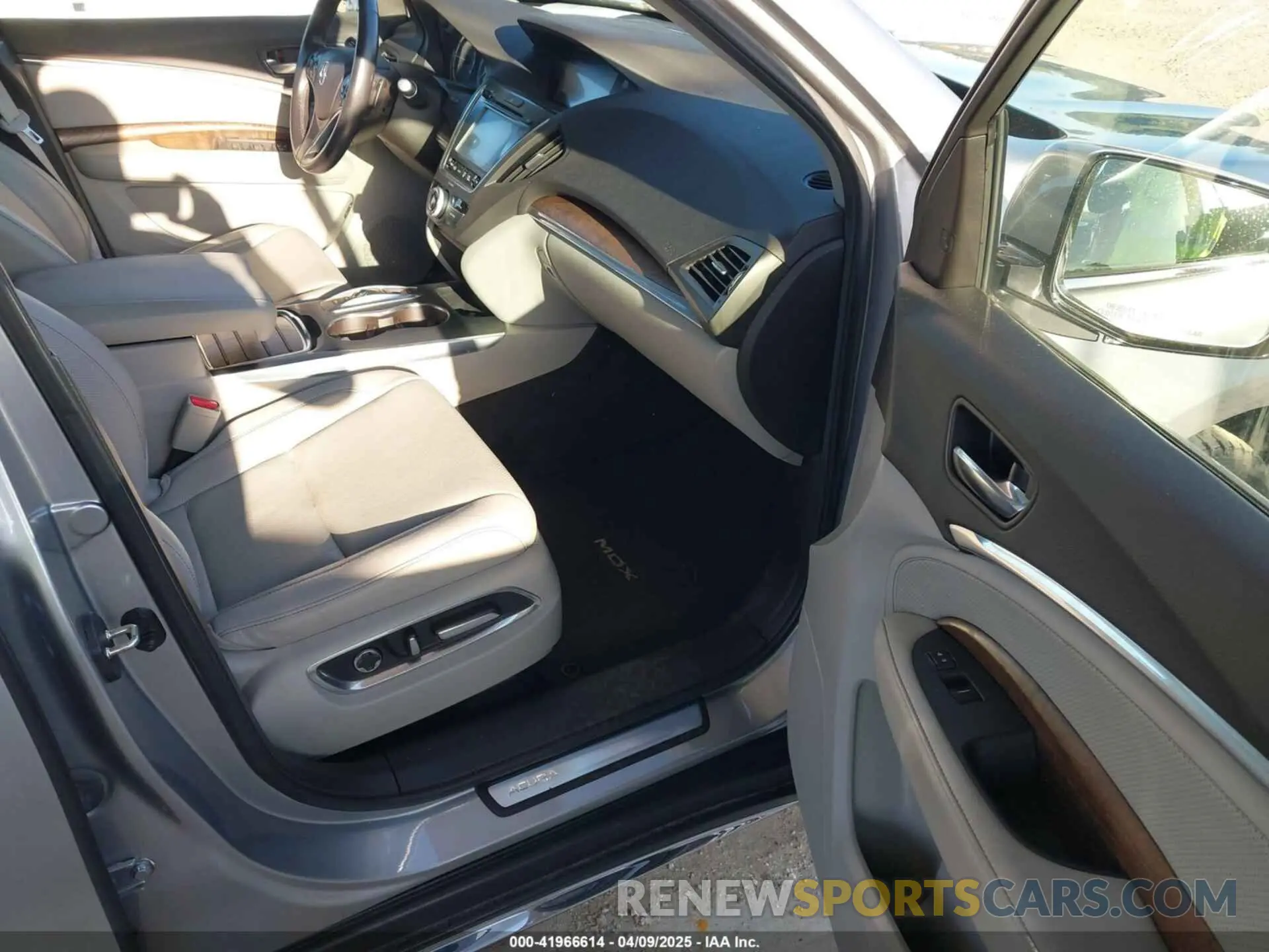 5 Photograph of a damaged car 5J8YD3H50LL005535 ACURA MDX 2020