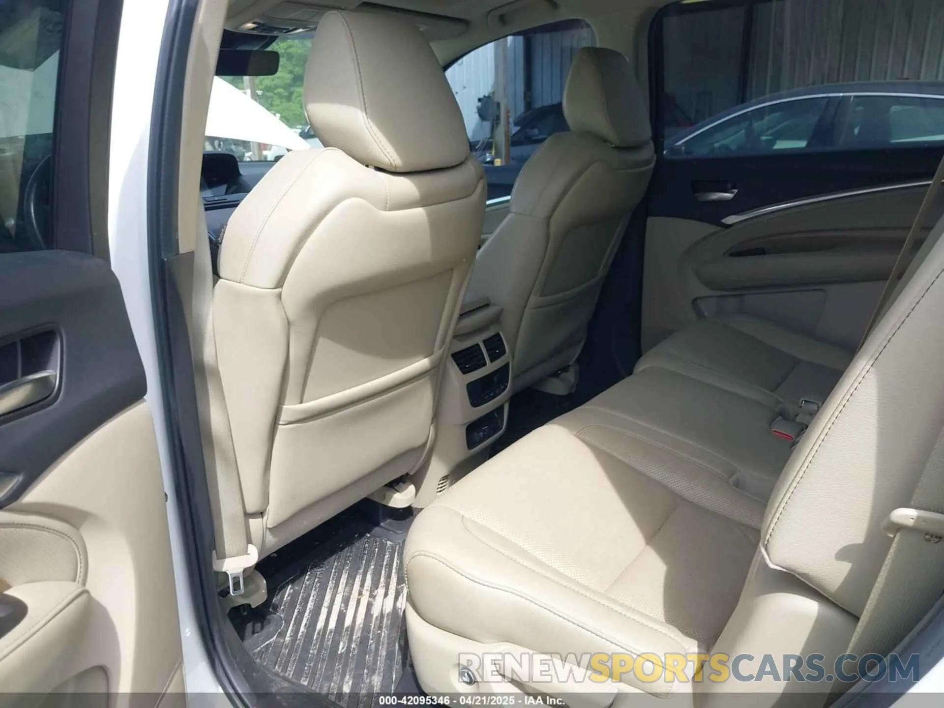 8 Photograph of a damaged car 5J8YD3H53LL004976 ACURA MDX 2020