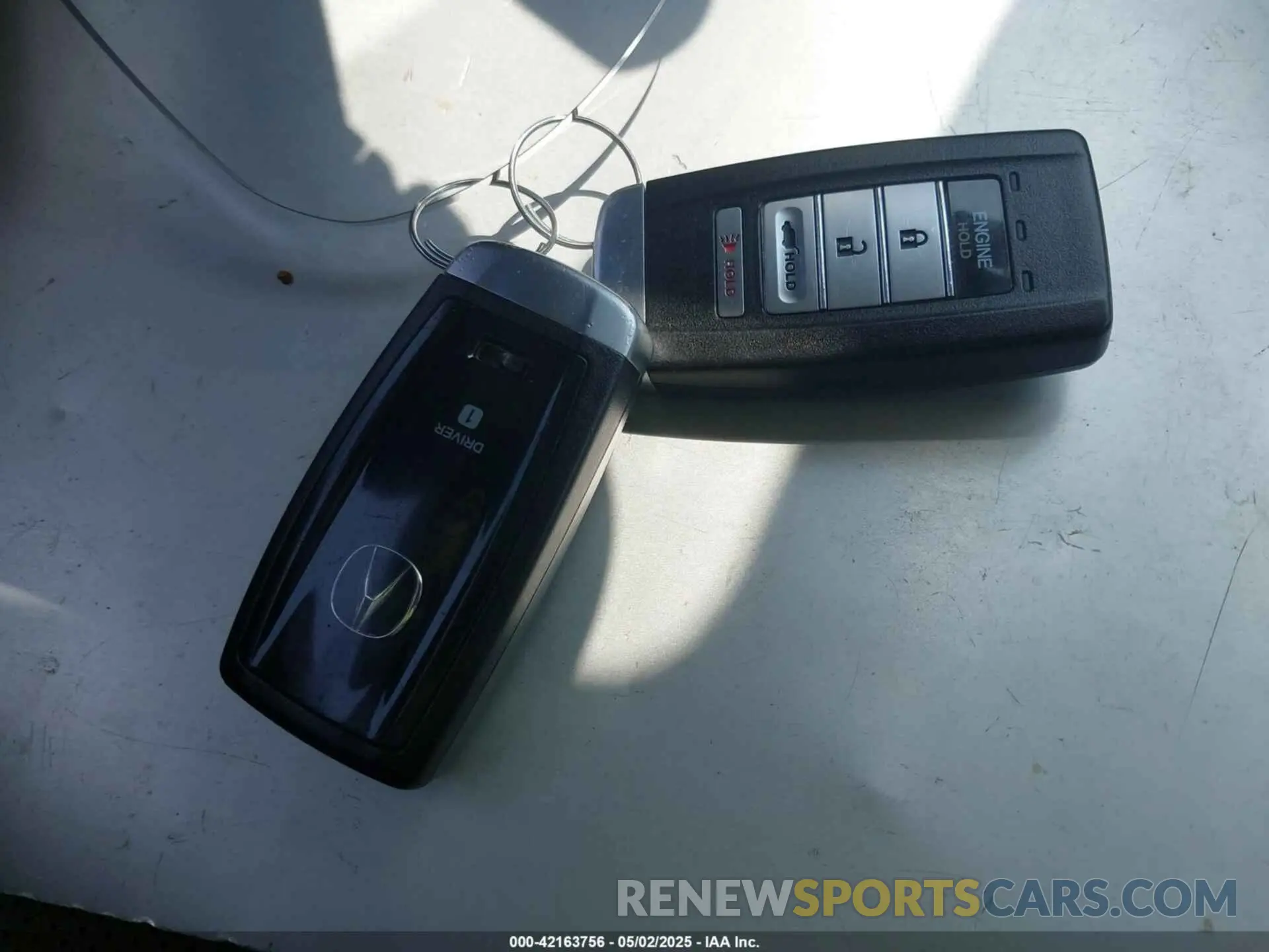 11 Photograph of a damaged car 5J8YD3H54LL001794 ACURA MDX 2020