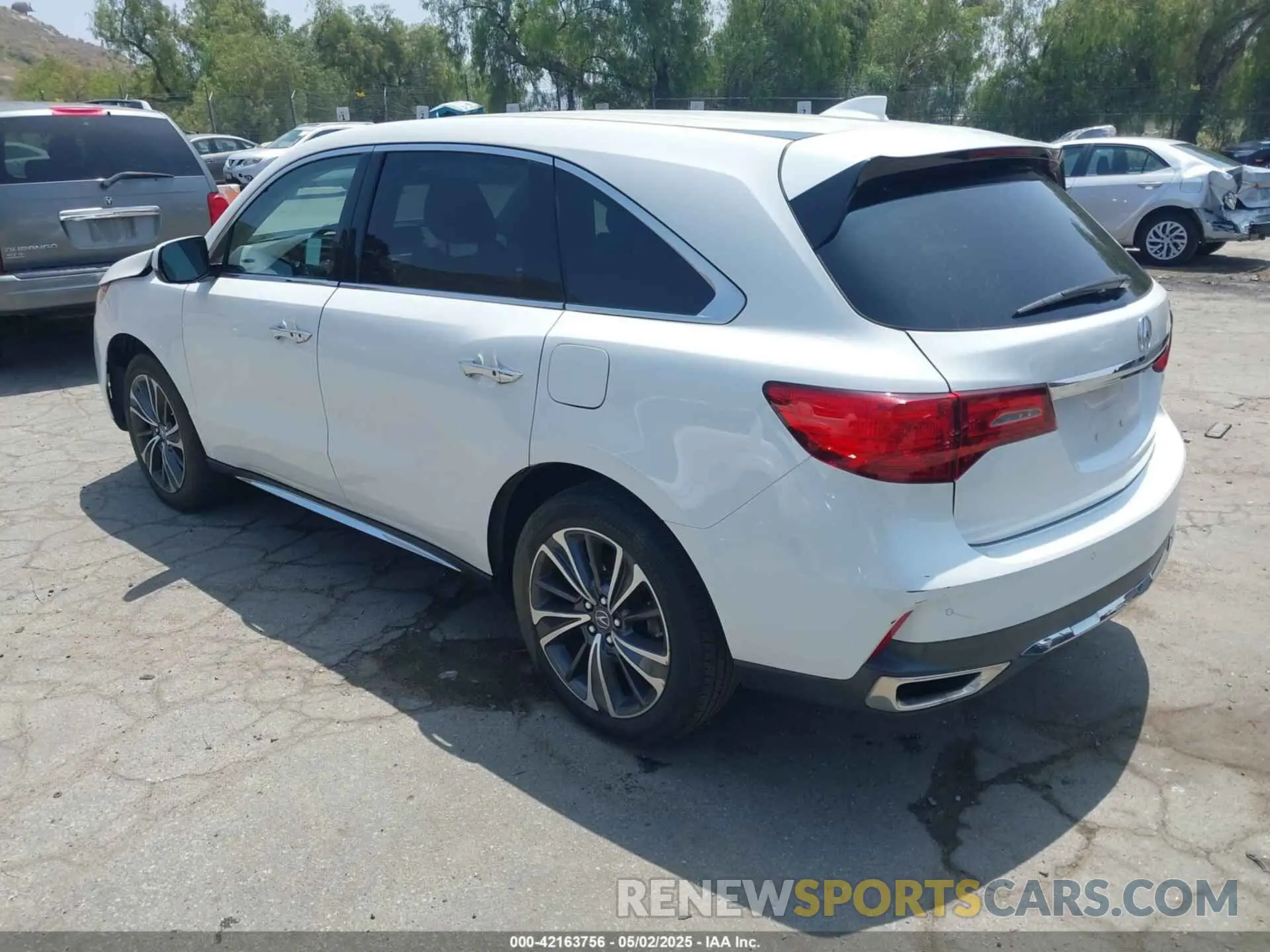 3 Photograph of a damaged car 5J8YD3H54LL001794 ACURA MDX 2020