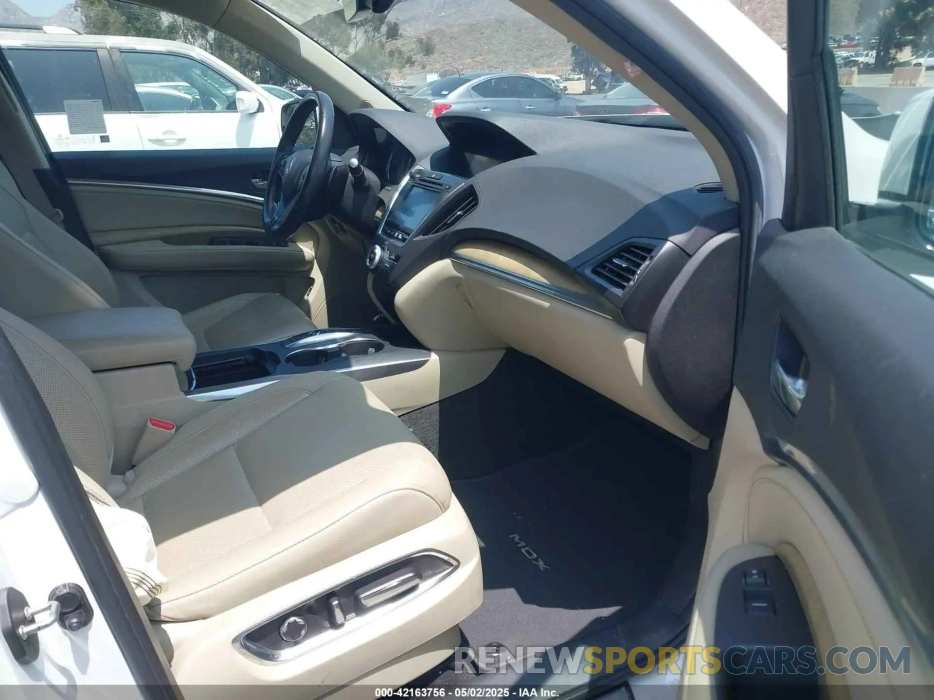 5 Photograph of a damaged car 5J8YD3H54LL001794 ACURA MDX 2020