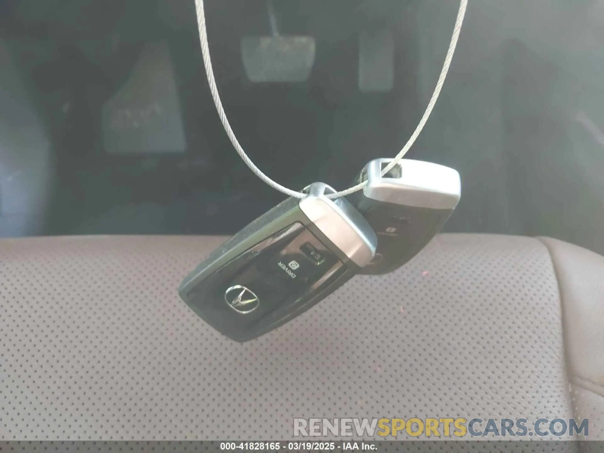 11 Photograph of a damaged car 5J8YD3H56LL008570 ACURA MDX 2020