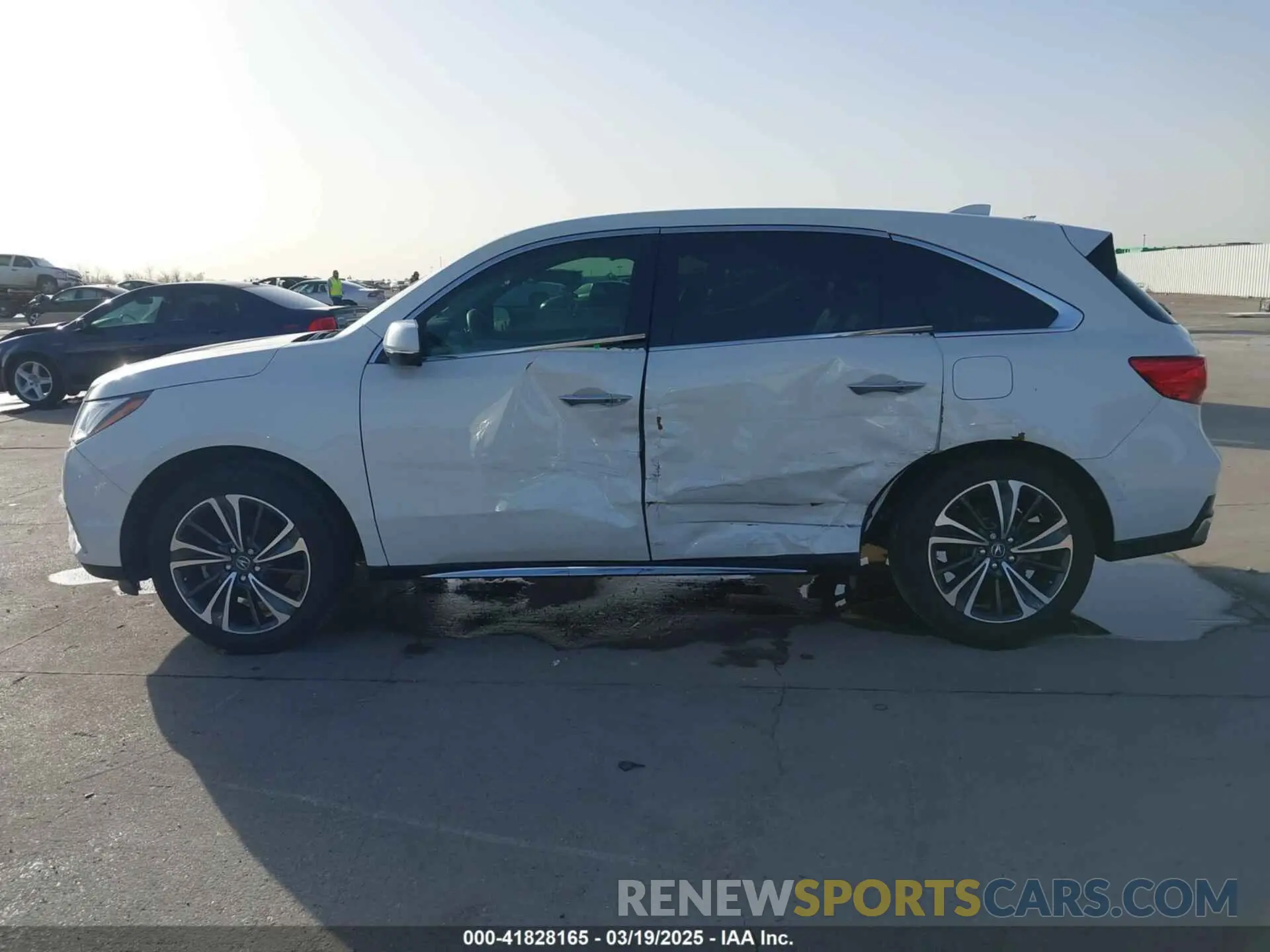 14 Photograph of a damaged car 5J8YD3H56LL008570 ACURA MDX 2020