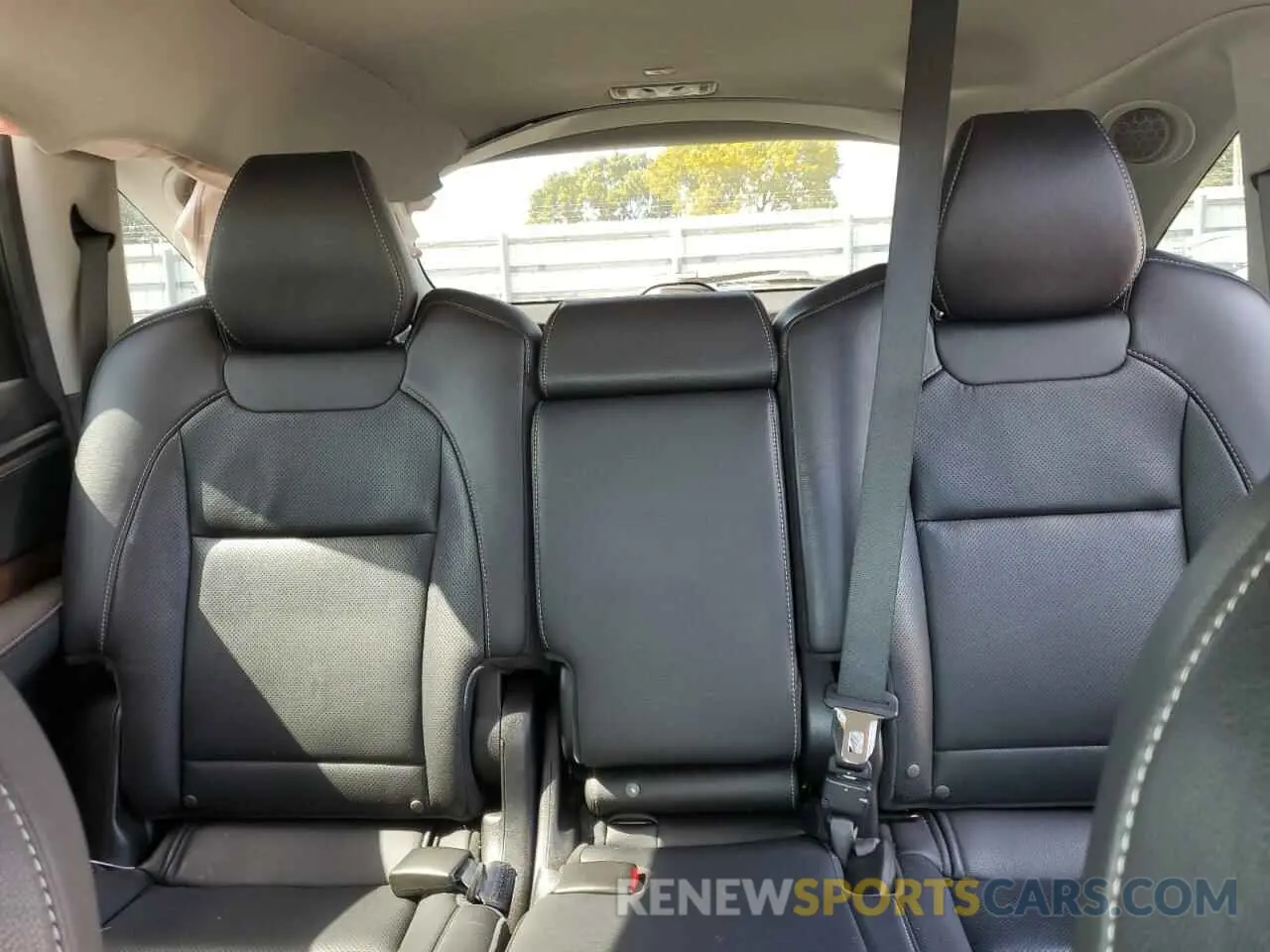 10 Photograph of a damaged car 5J8YD3H59LL001600 ACURA MDX 2020