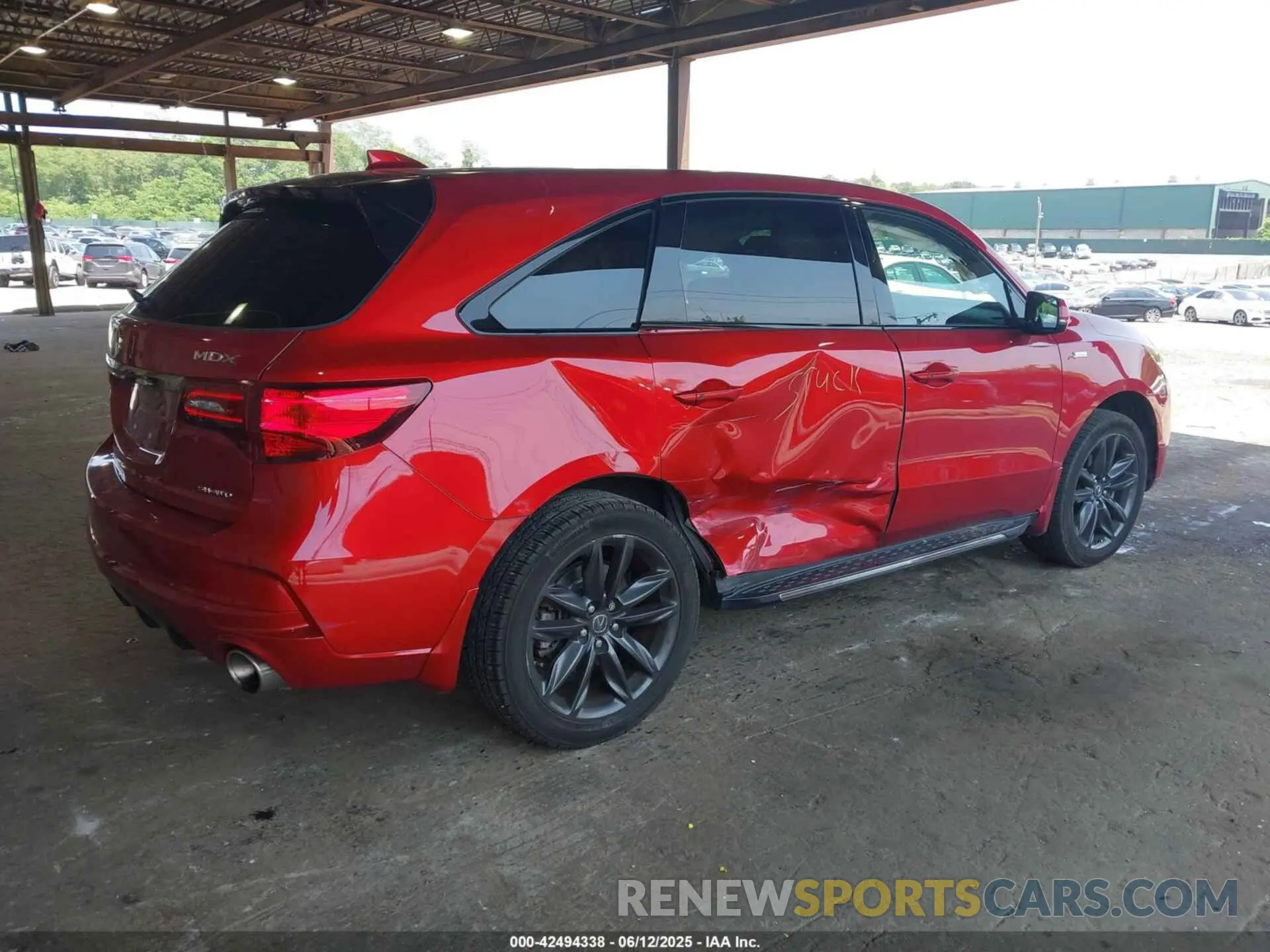 4 Photograph of a damaged car 5J8YD4H00LL025102 ACURA MDX 2020