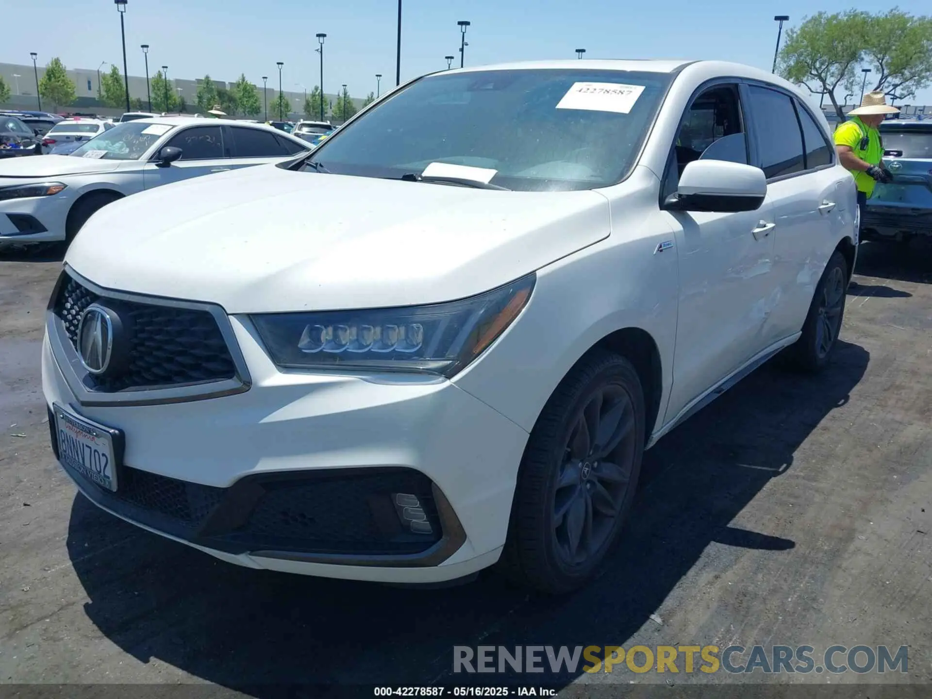 2 Photograph of a damaged car 5J8YD4H05LL012376 ACURA MDX 2020