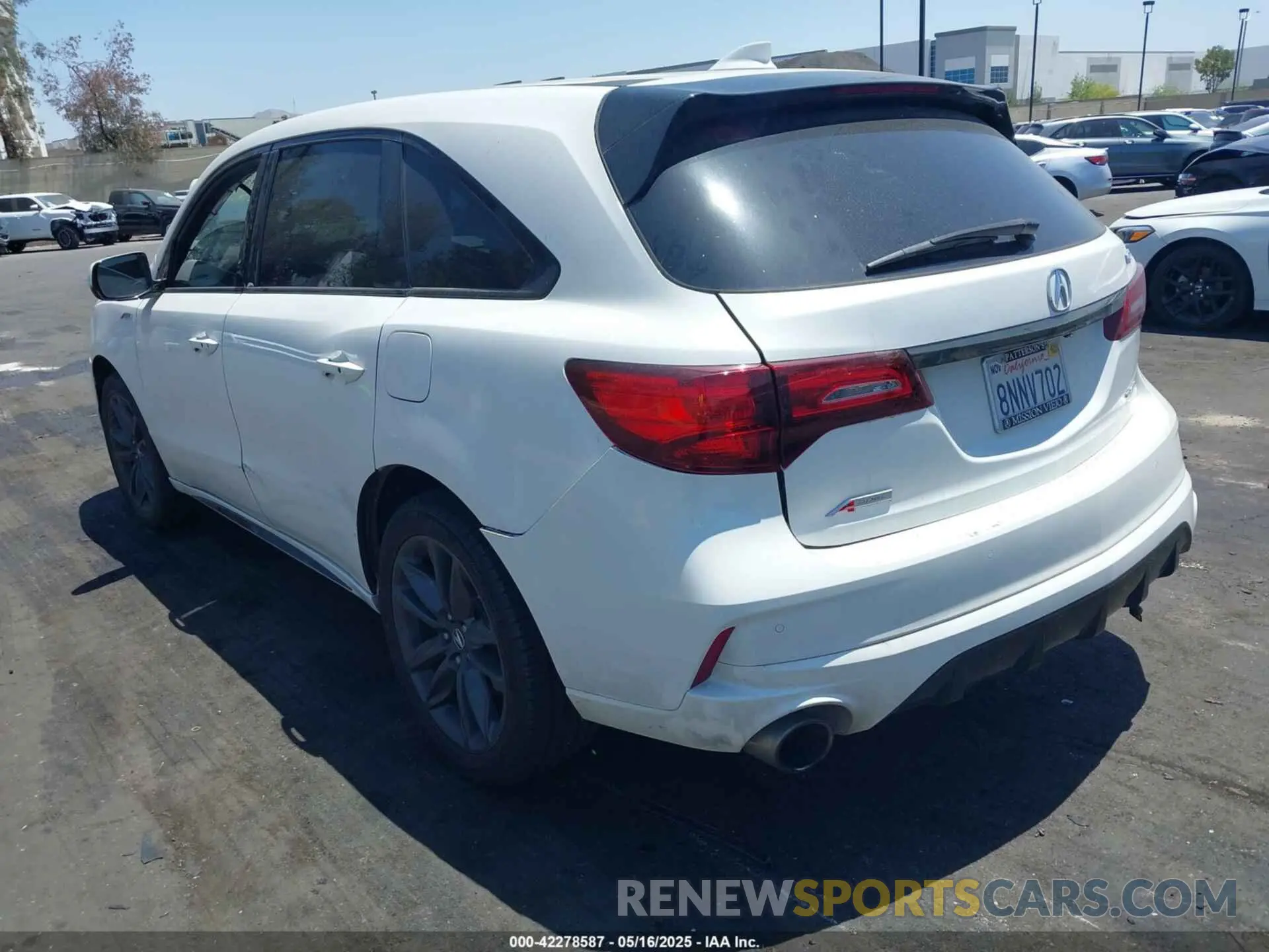 3 Photograph of a damaged car 5J8YD4H05LL012376 ACURA MDX 2020