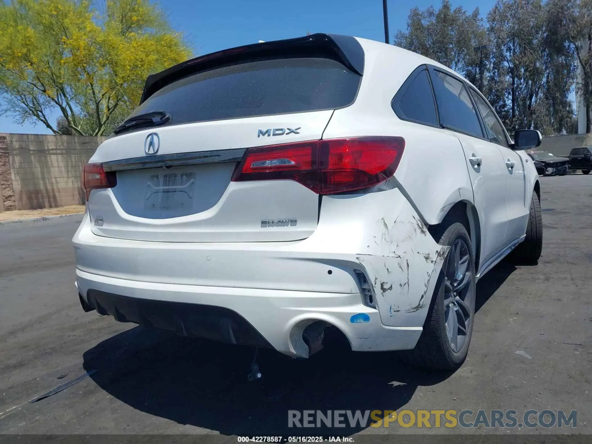 6 Photograph of a damaged car 5J8YD4H05LL012376 ACURA MDX 2020