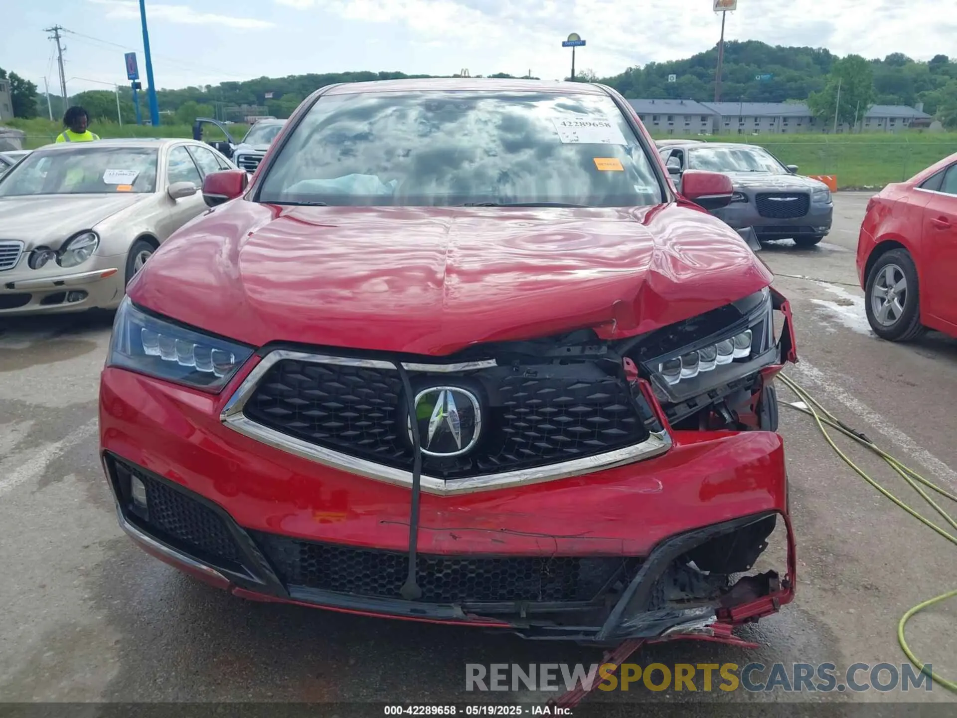 11 Photograph of a damaged car 5J8YD4H07LL025145 ACURA MDX 2020