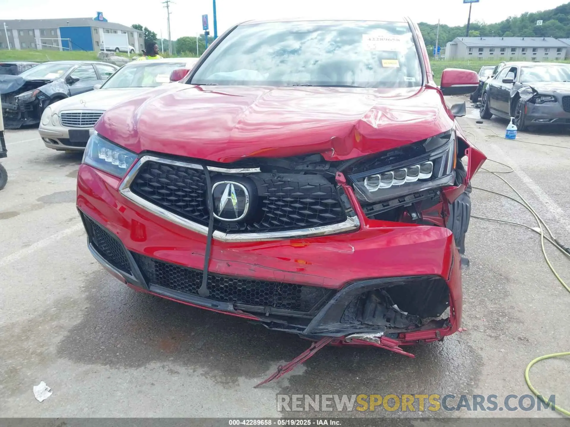 17 Photograph of a damaged car 5J8YD4H07LL025145 ACURA MDX 2020