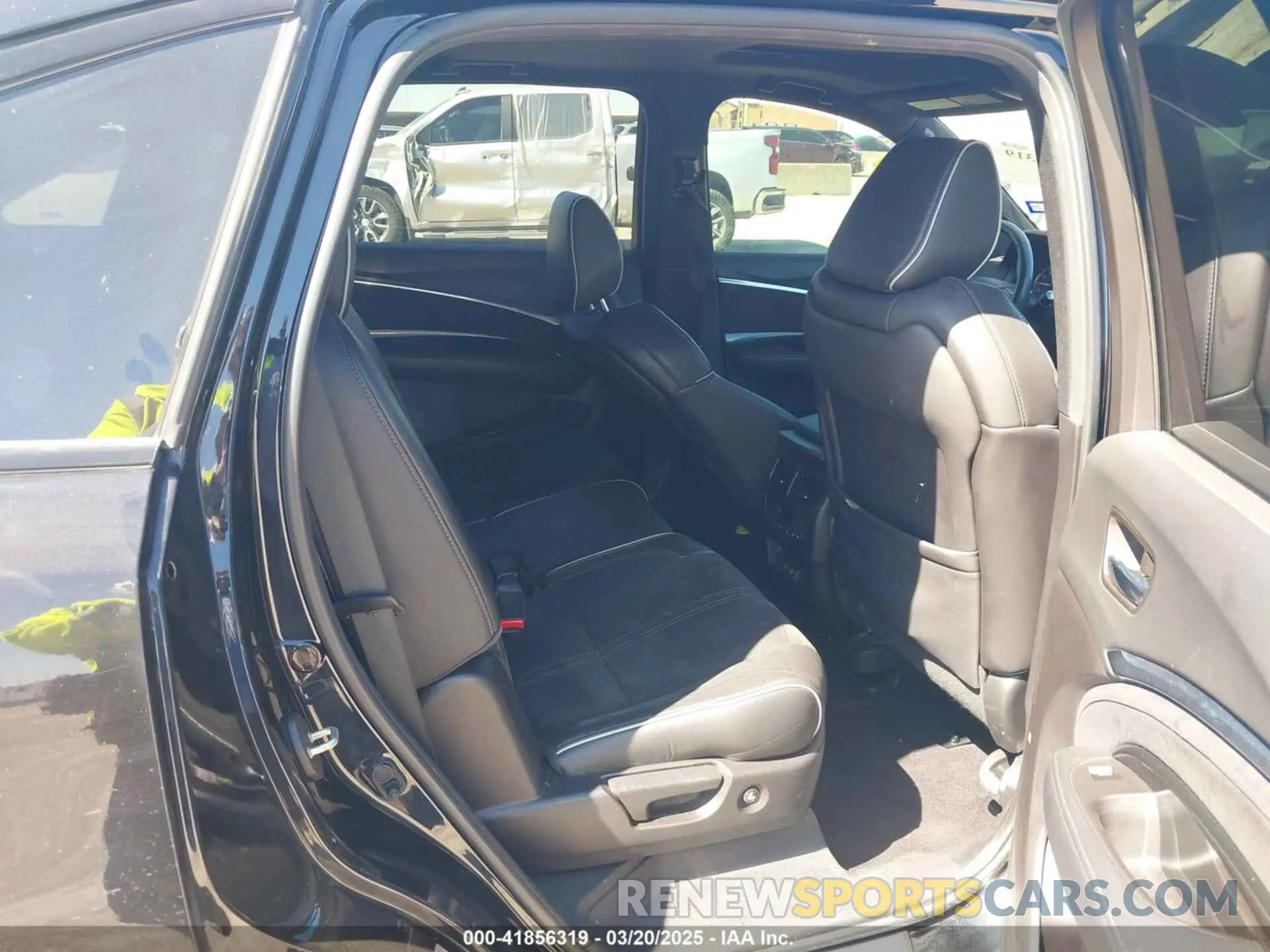 8 Photograph of a damaged car 5J8YD4H09LL017662 ACURA MDX 2020