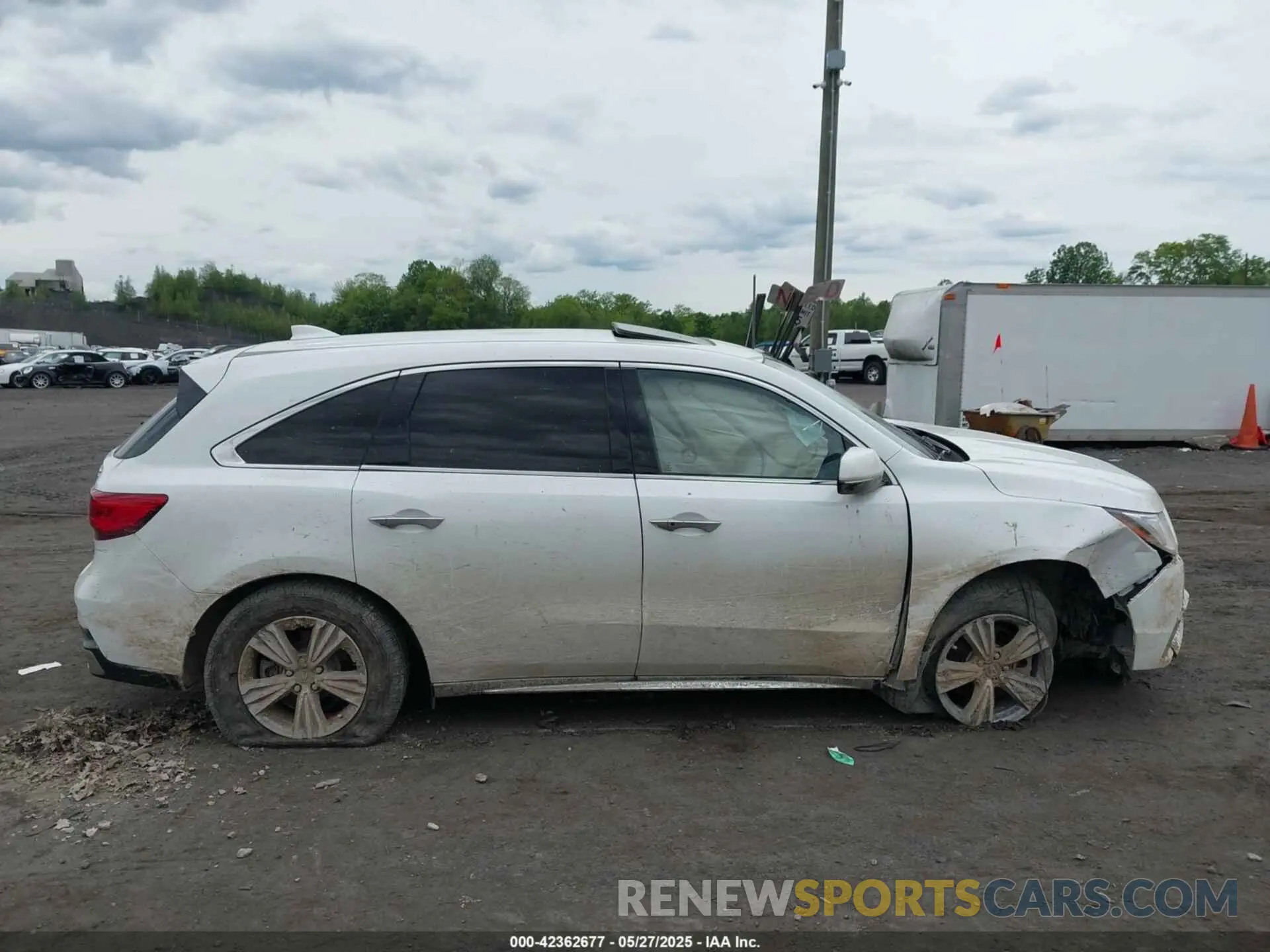 13 Photograph of a damaged car 5J8YD4H30LL047319 ACURA MDX 2020
