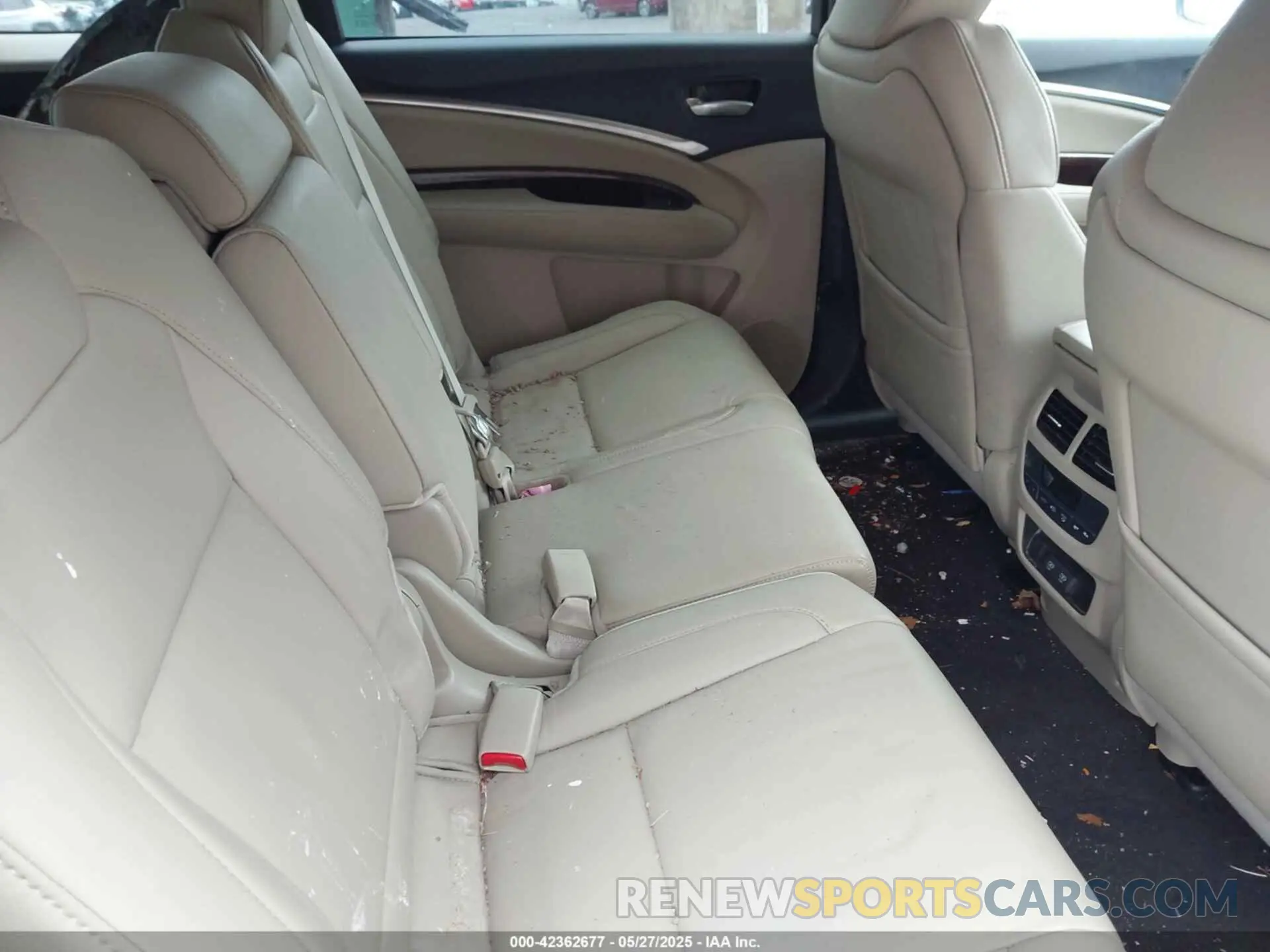 8 Photograph of a damaged car 5J8YD4H30LL047319 ACURA MDX 2020