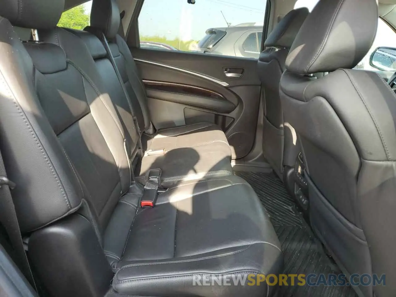 11 Photograph of a damaged car 5J8YD4H30LL047577 ACURA MDX 2020