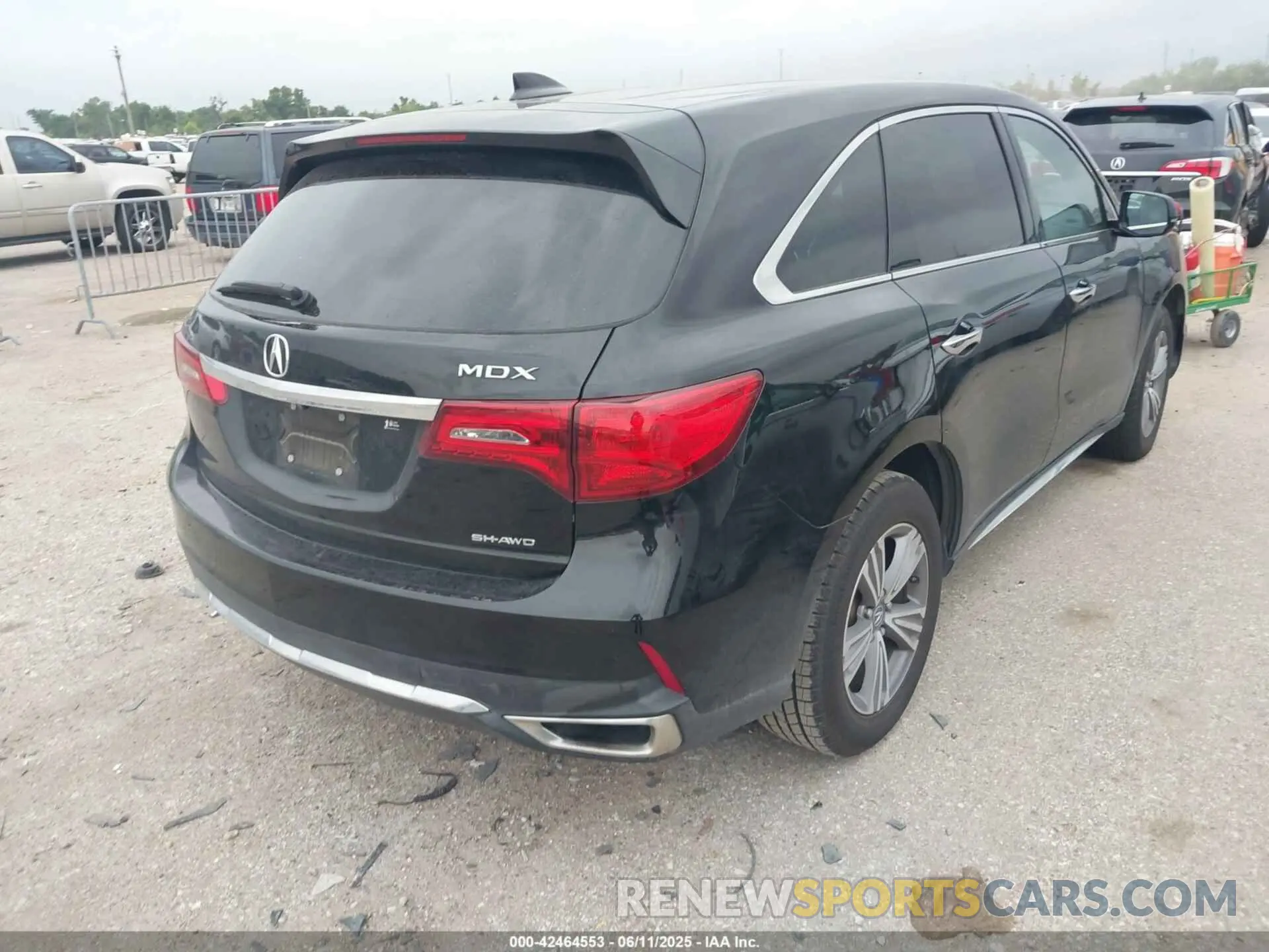 4 Photograph of a damaged car 5J8YD4H30LL050236 ACURA MDX 2020