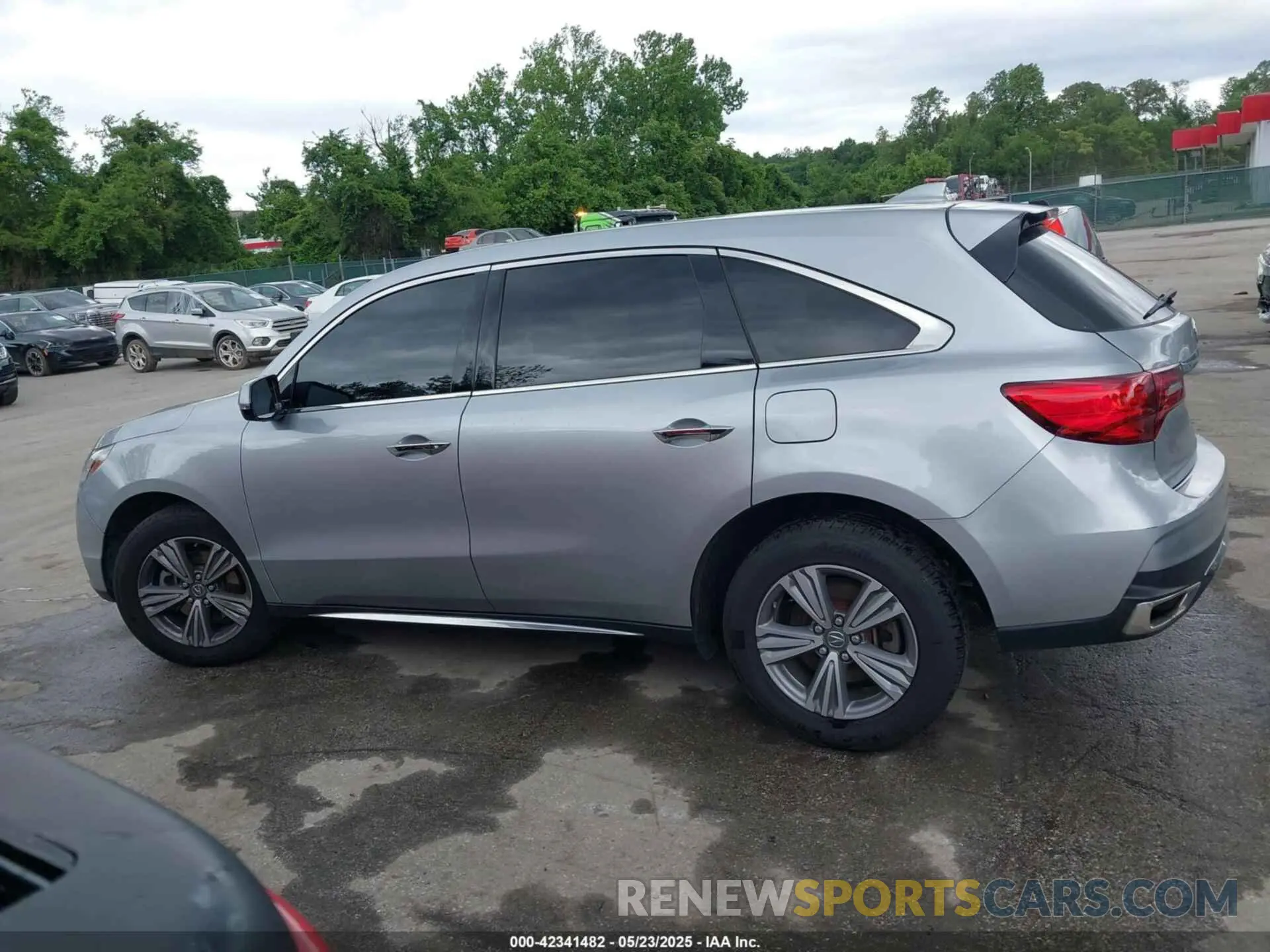 14 Photograph of a damaged car 5J8YD4H30LL051645 ACURA MDX 2020
