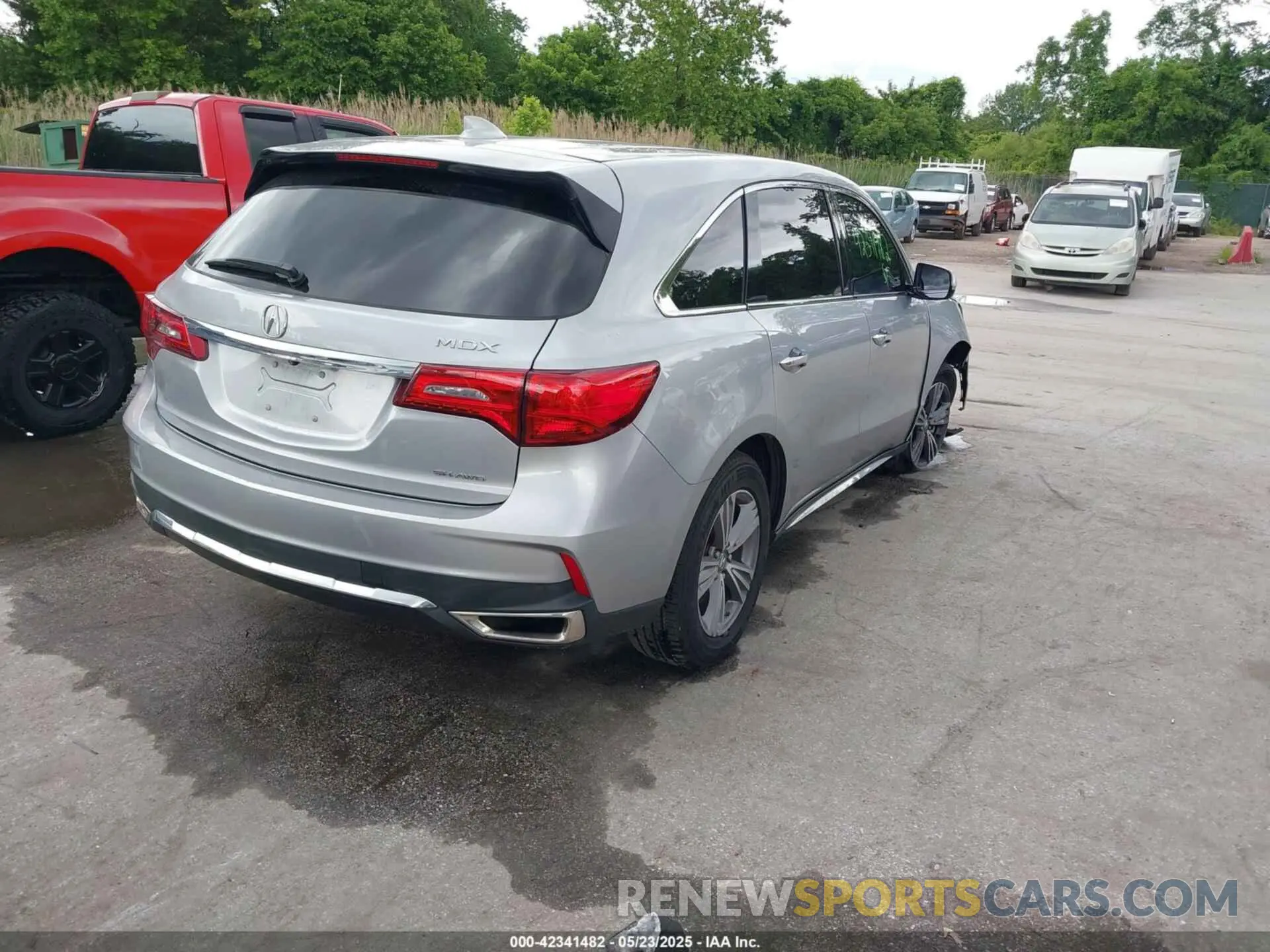 4 Photograph of a damaged car 5J8YD4H30LL051645 ACURA MDX 2020