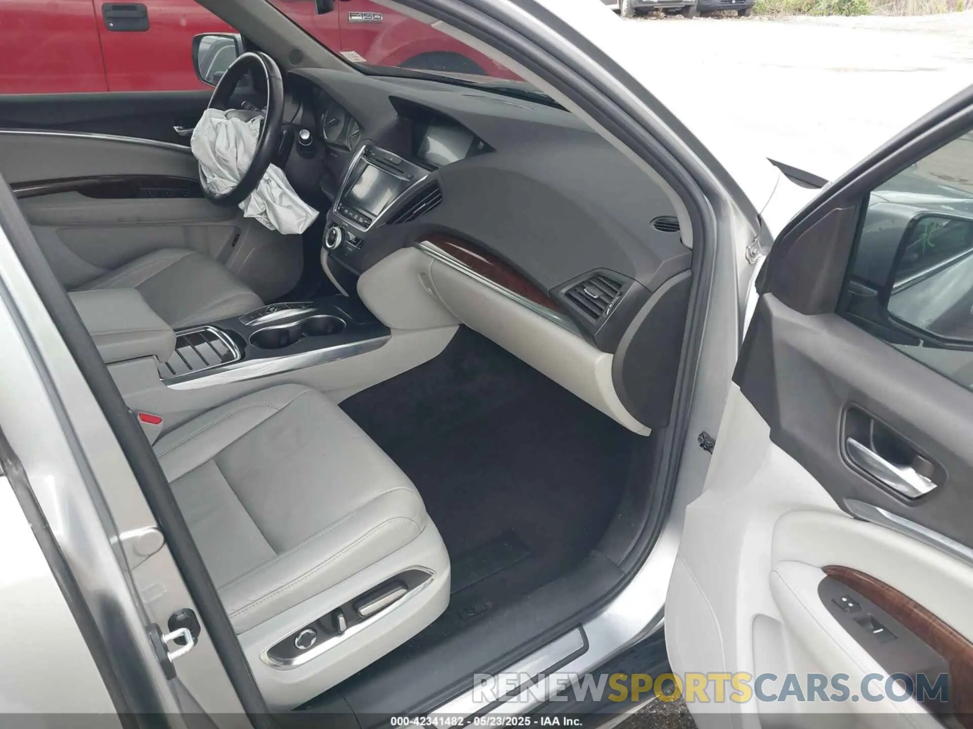 5 Photograph of a damaged car 5J8YD4H30LL051645 ACURA MDX 2020