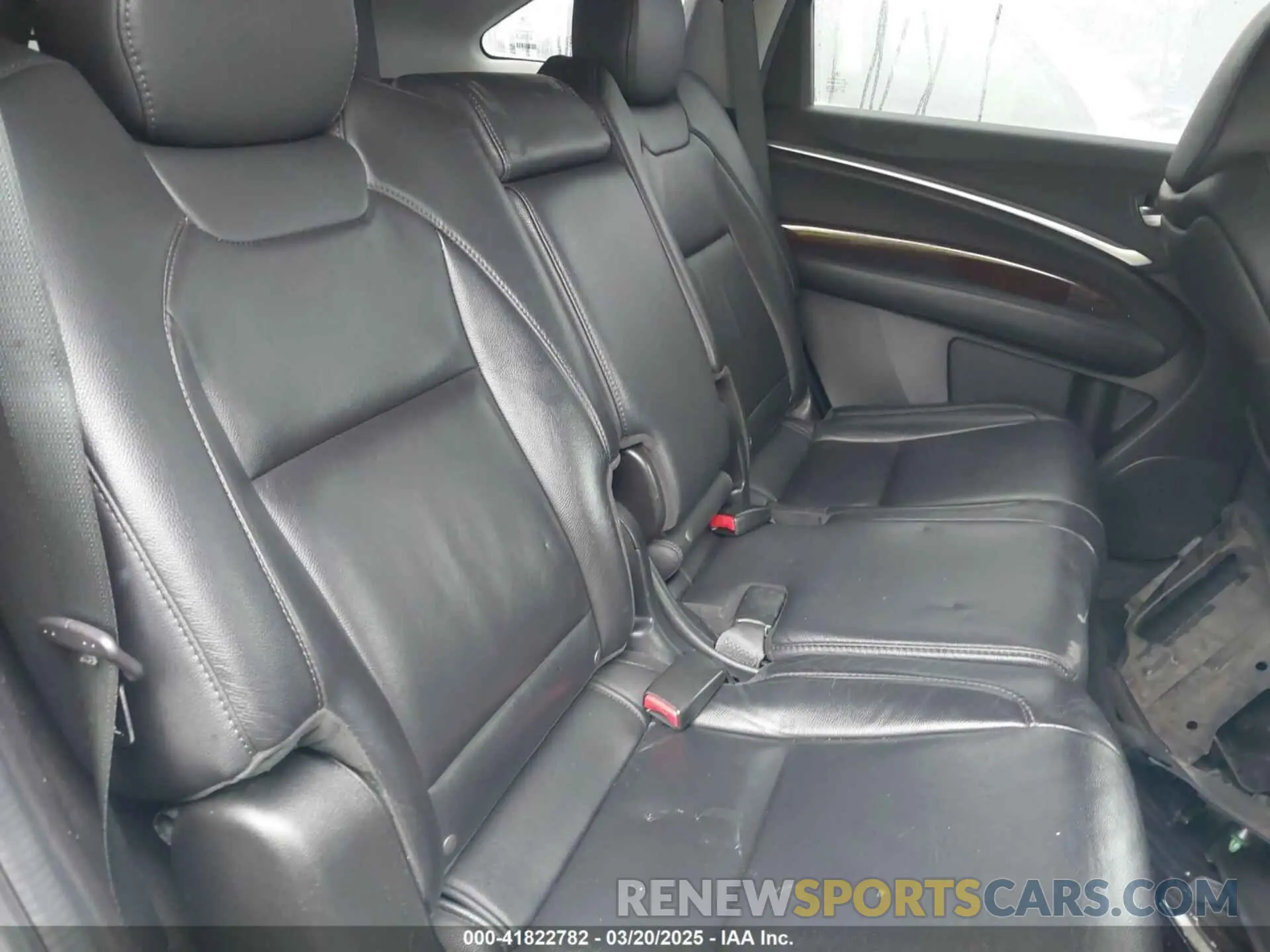 8 Photograph of a damaged car 5J8YD4H32LL002611 ACURA MDX 2020