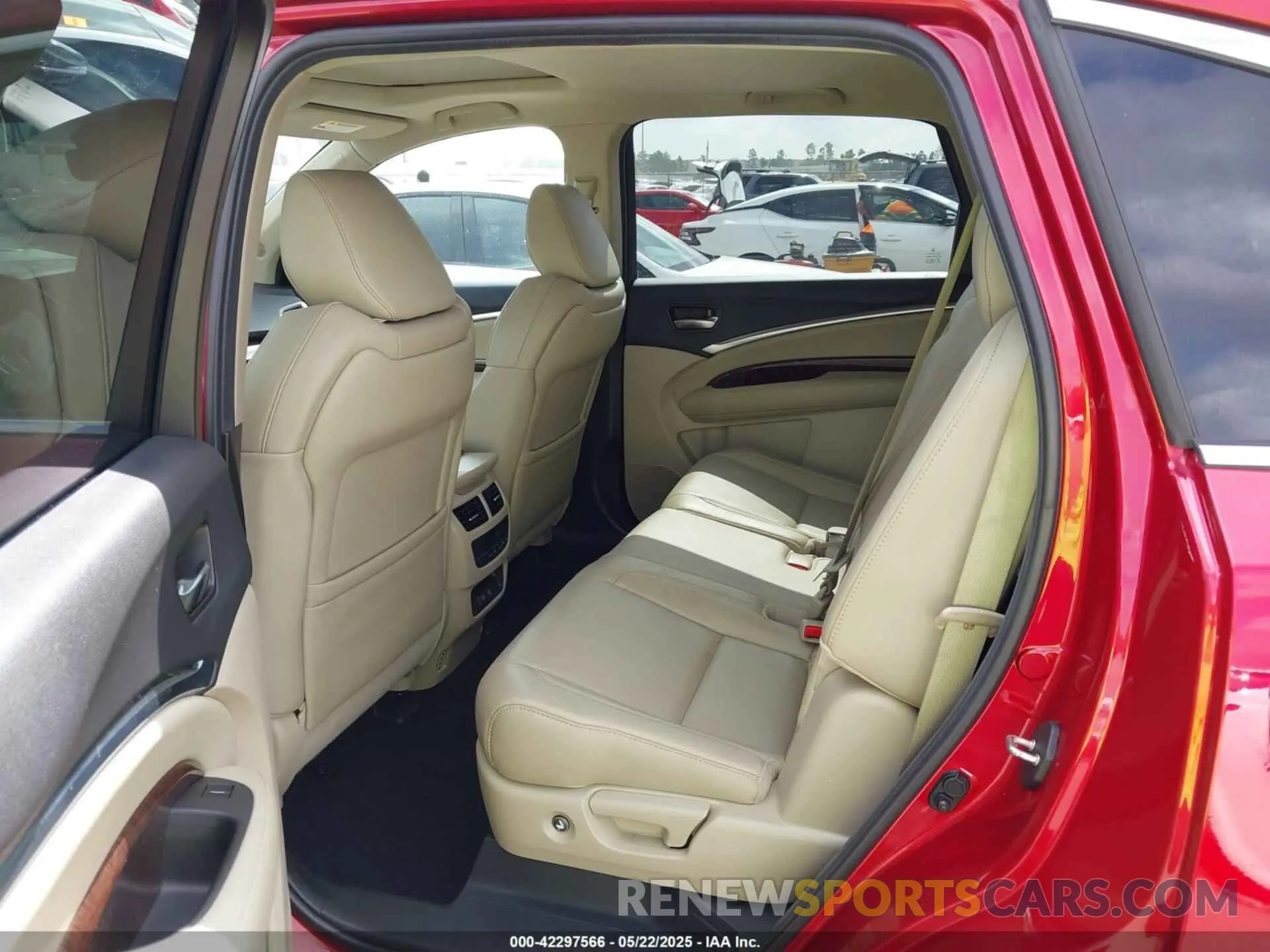8 Photograph of a damaged car 5J8YD4H32LL004598 ACURA MDX 2020
