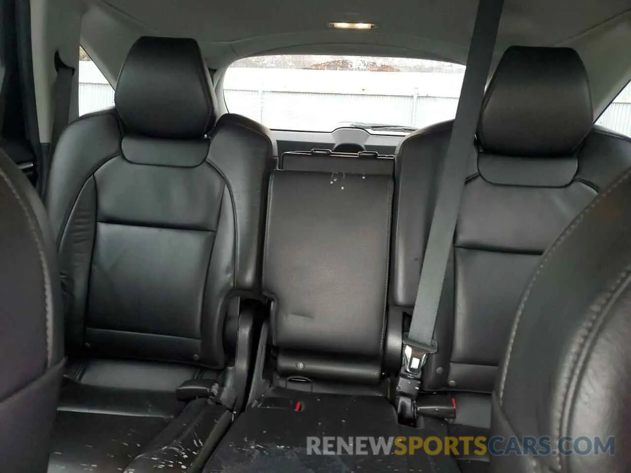10 Photograph of a damaged car 5J8YD4H32LL041585 ACURA MDX 2020
