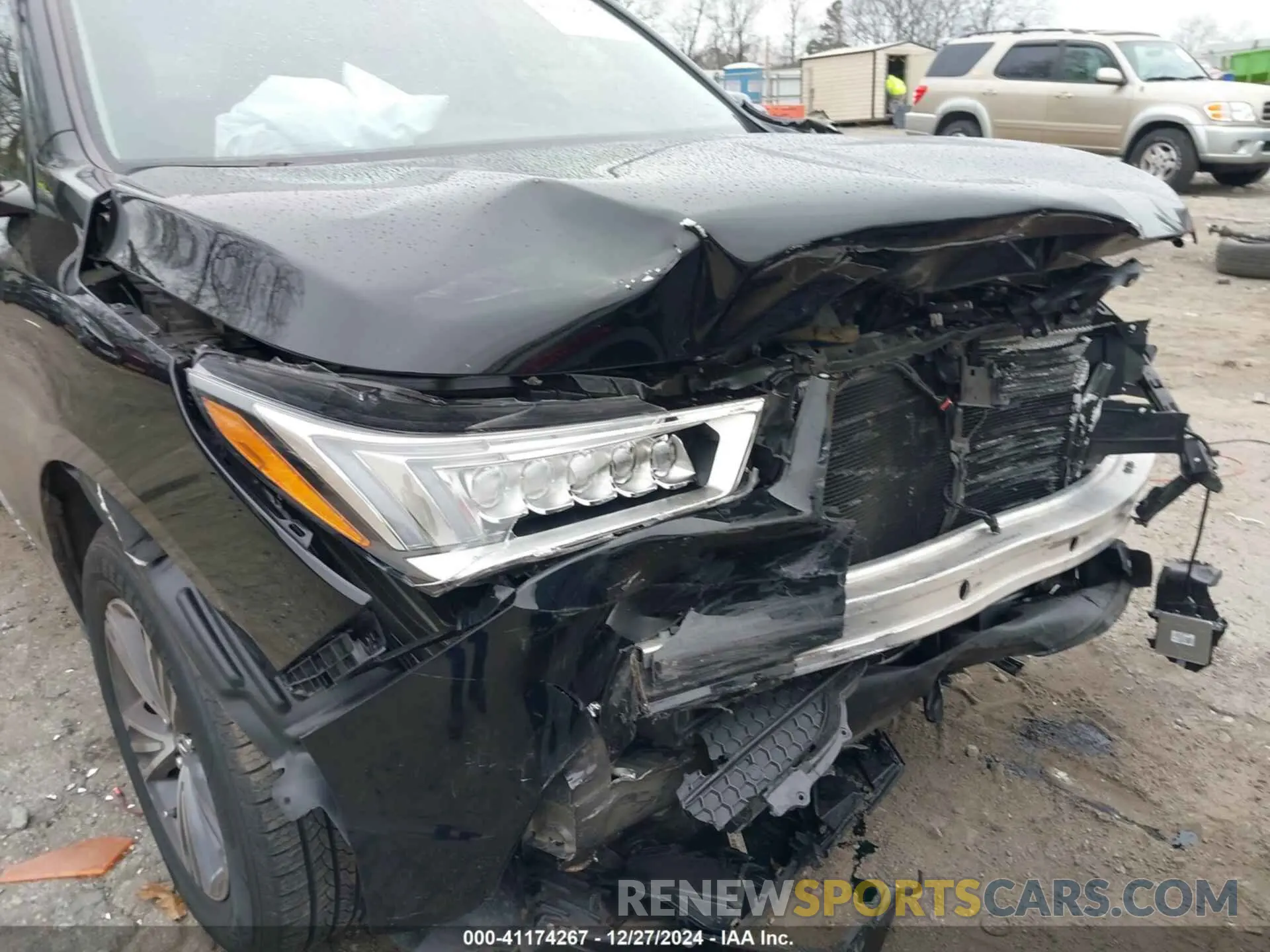 18 Photograph of a damaged car 5J8YD4H32LL045507 ACURA MDX 2020