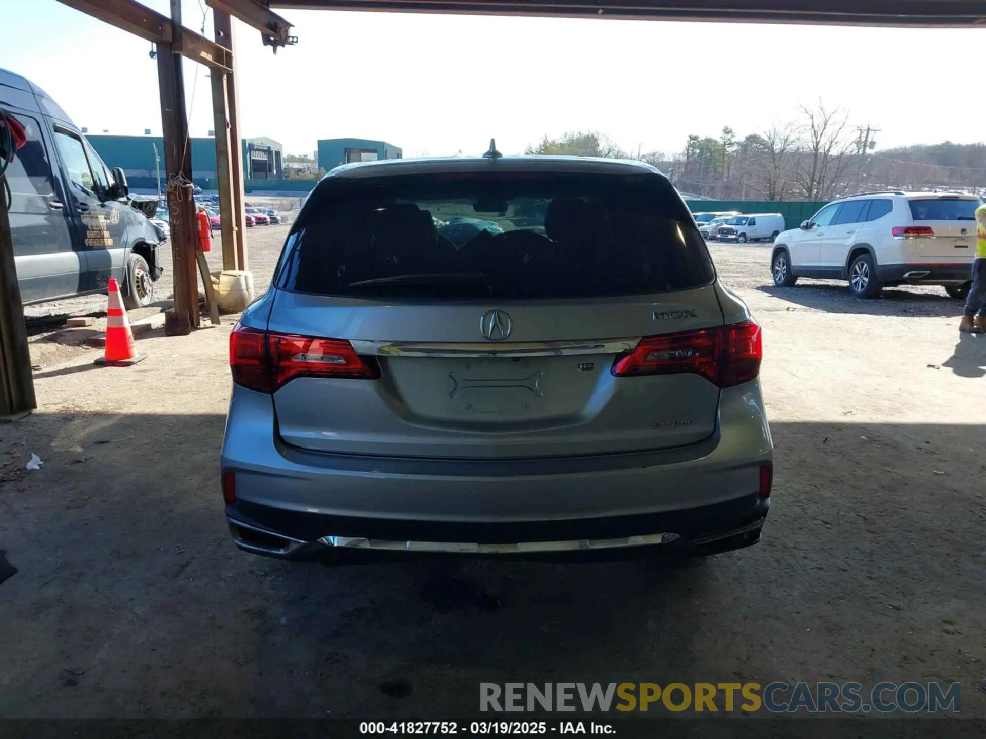 16 Photograph of a damaged car 5J8YD4H33LL036119 ACURA MDX 2020